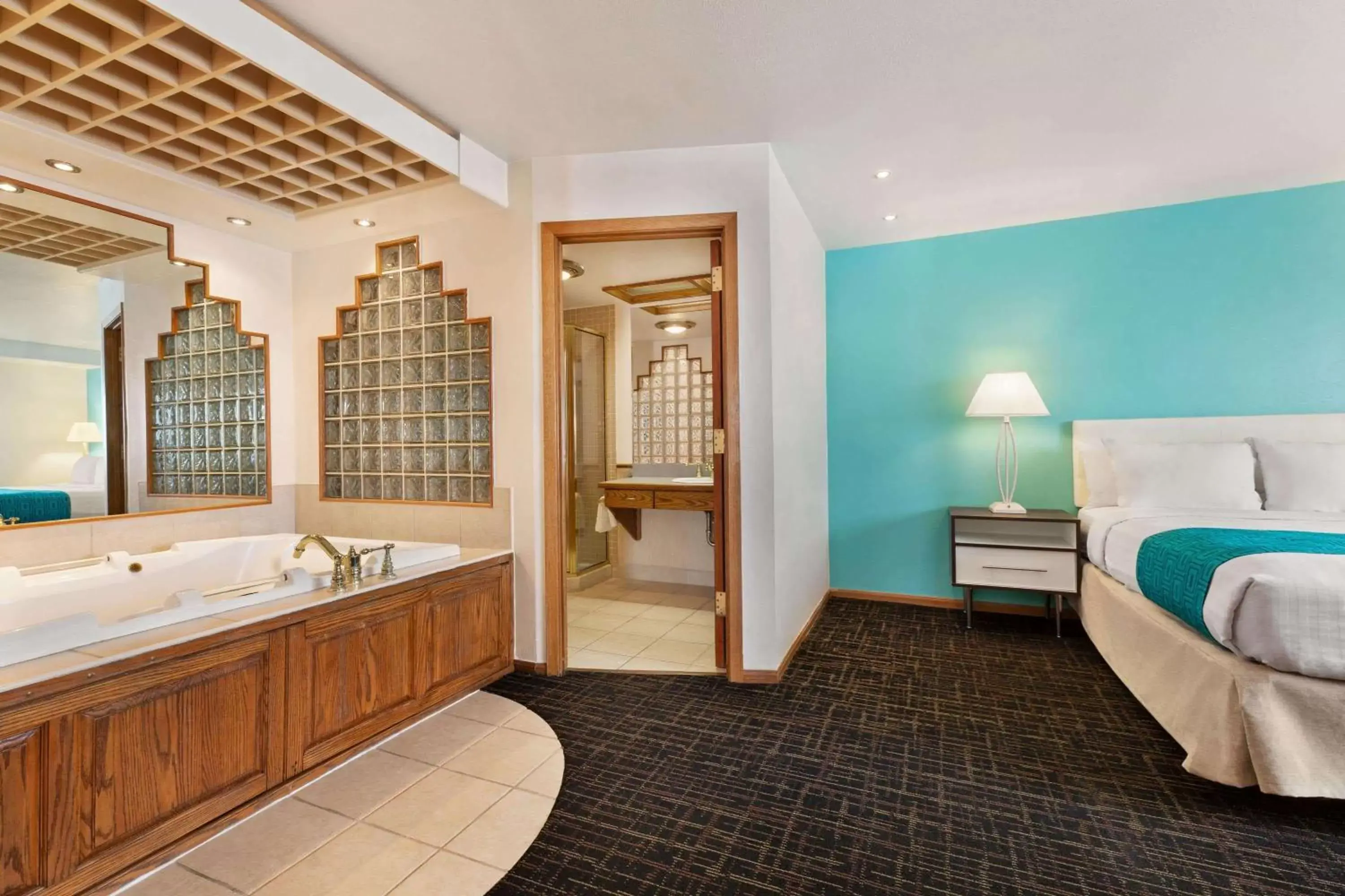 Photo of the whole room, Bathroom in Howard Johnson by Wyndham Billings