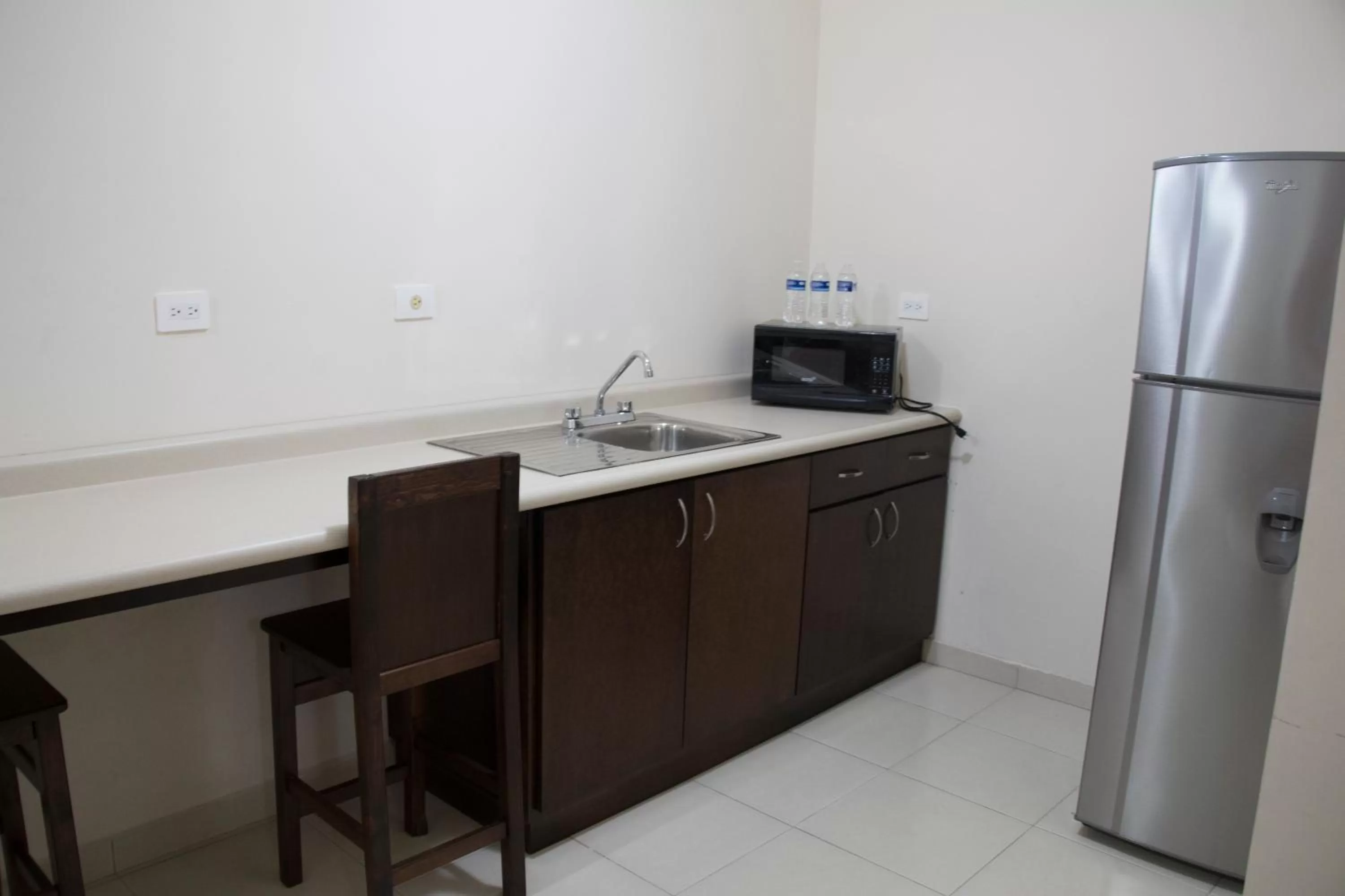 Kitchen/Kitchenette in Hotel Nápoles