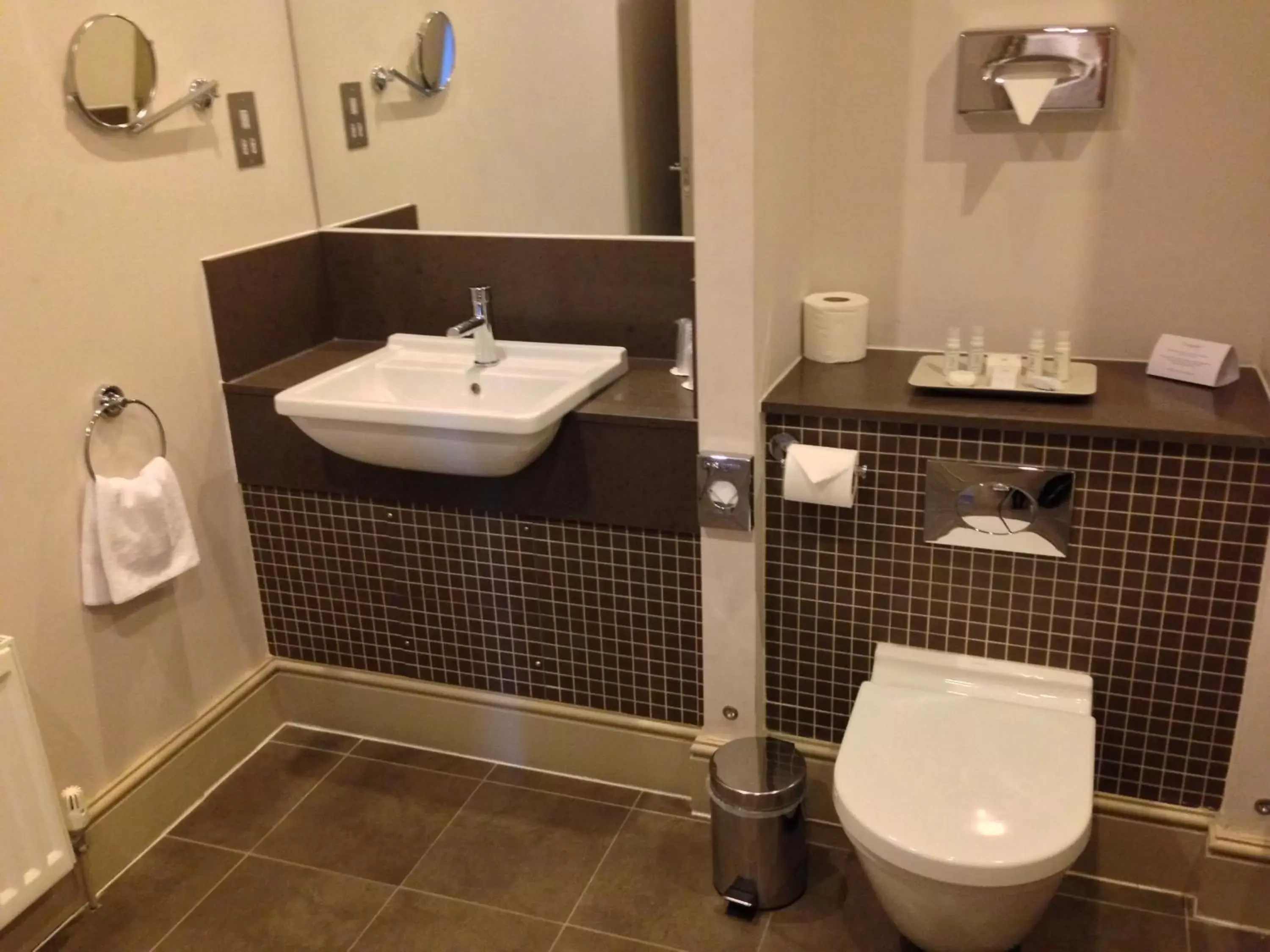 Bathroom in Coulsdon Manor Hotel and Golf Club