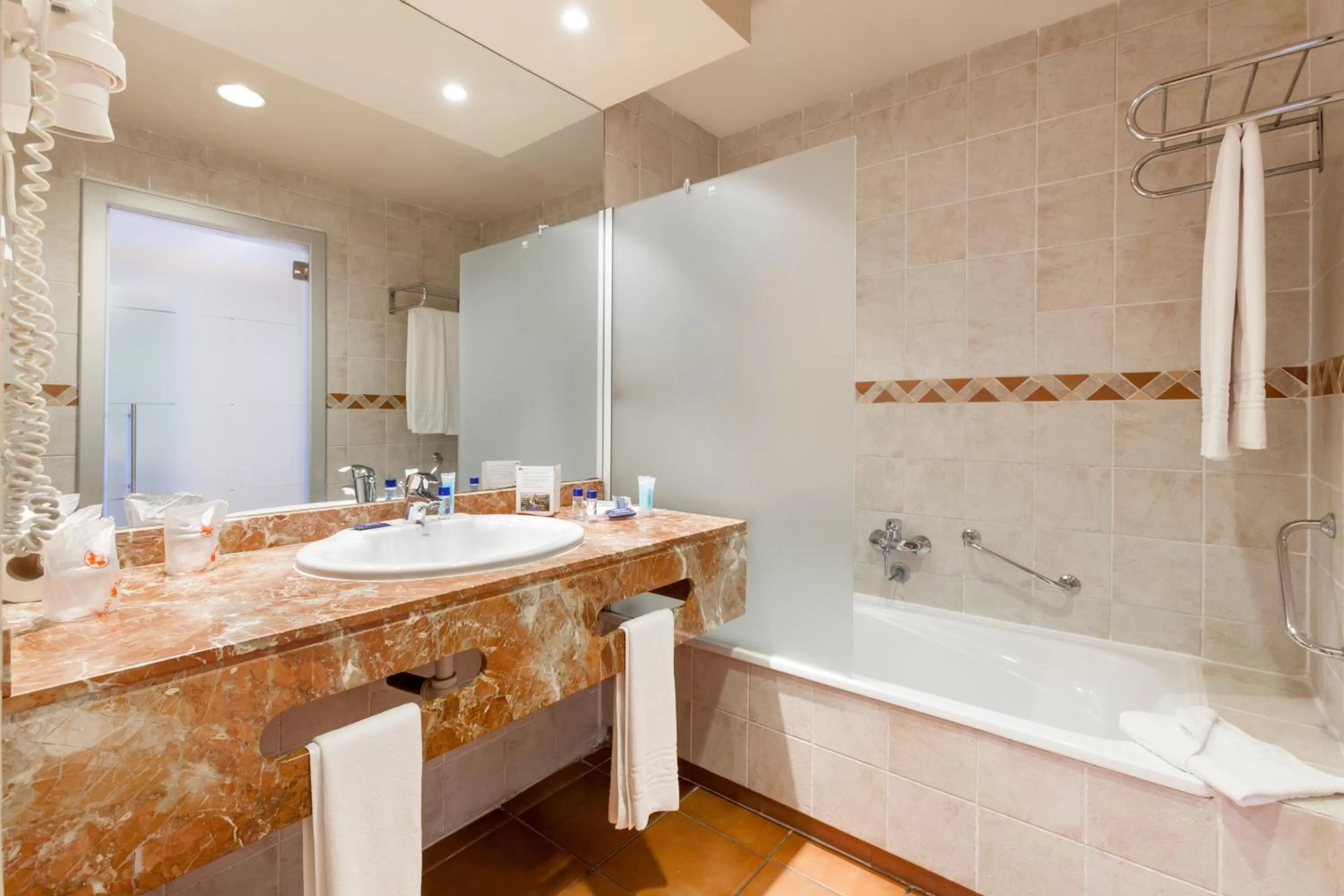 Double Room with Balcony in Hotel Best Jacaranda