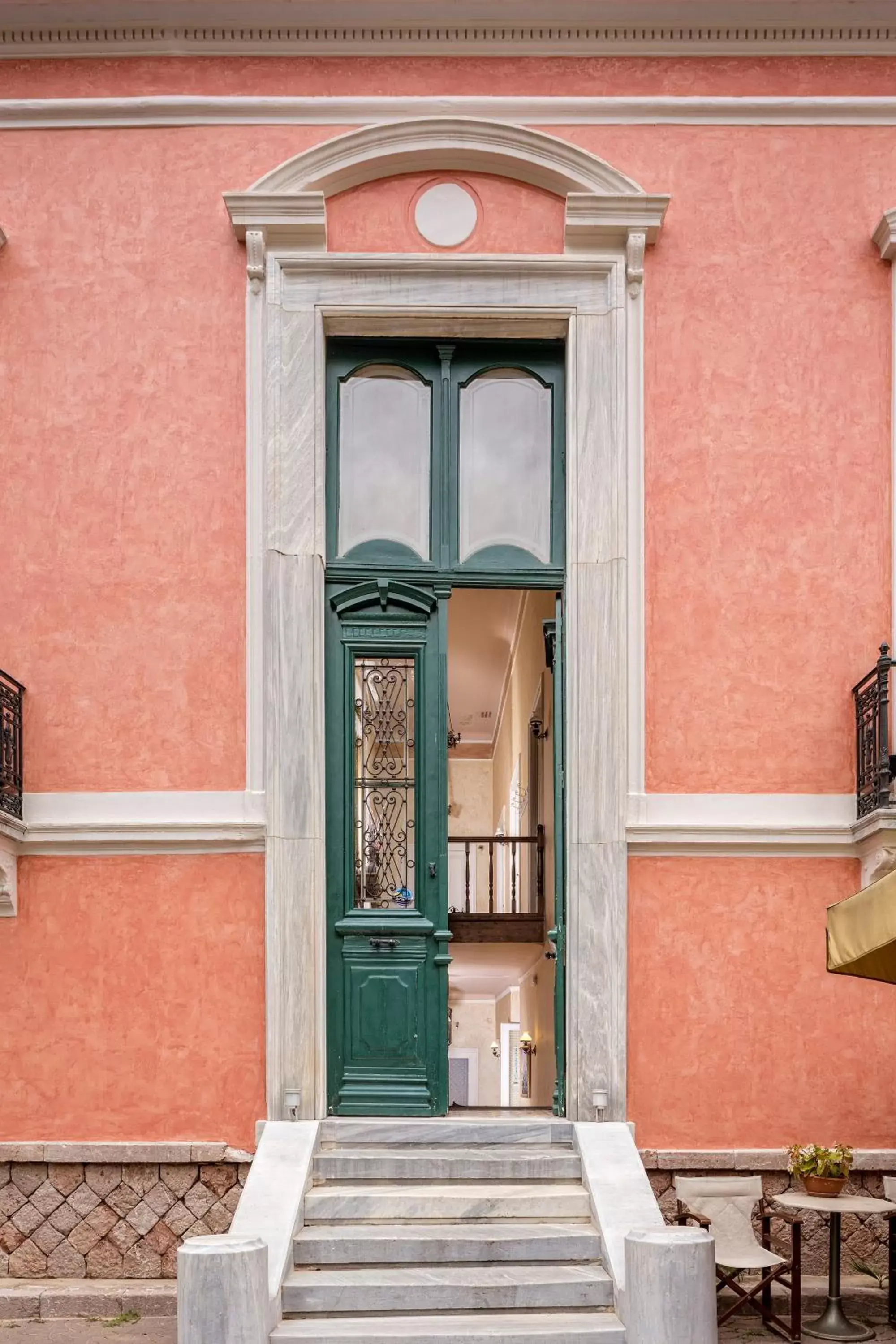 Facade/entrance in Nafsimedon Hotel Facade/entrance in Nafsimedon Hotel