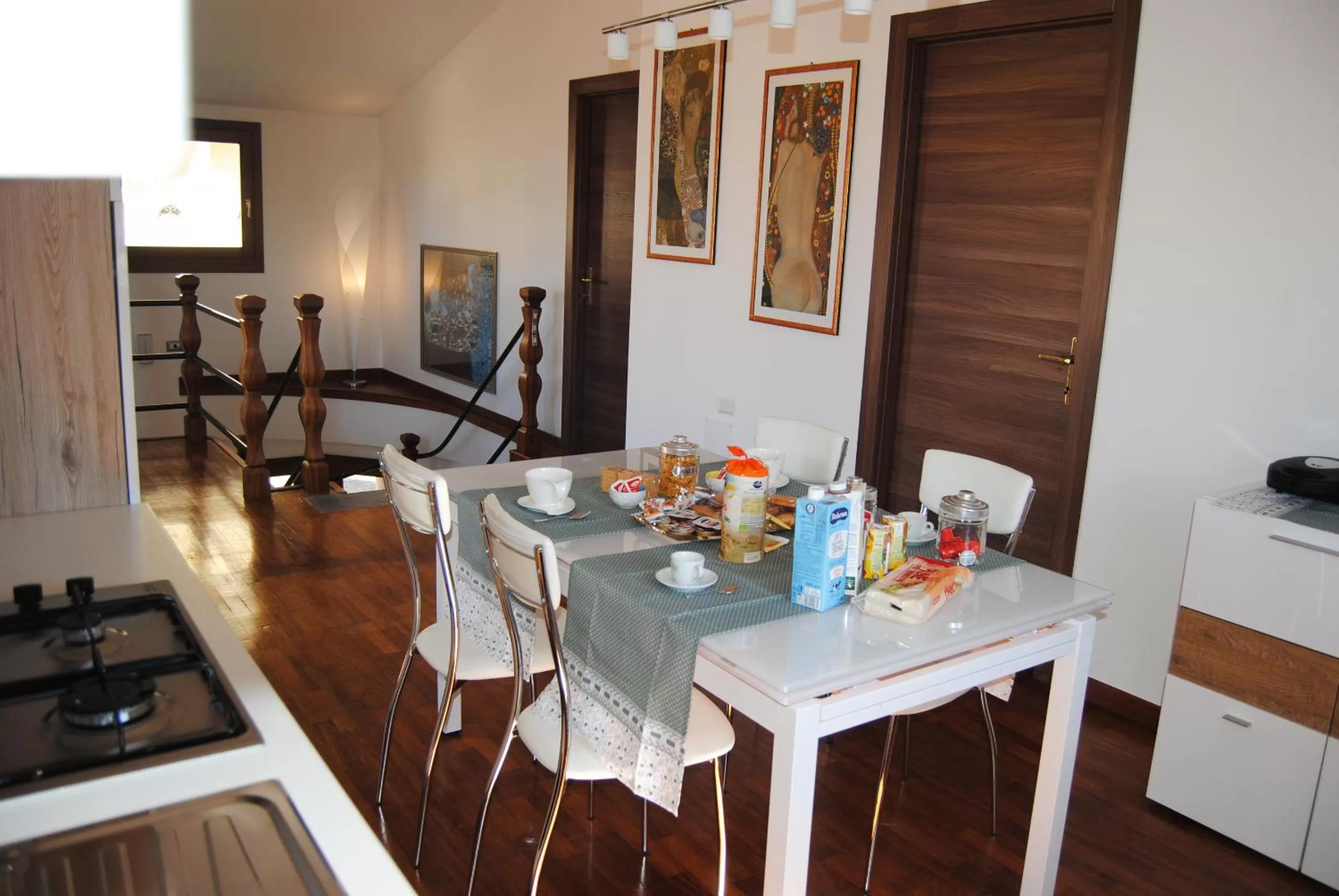 Communal lounge/ TV room in B&B Kenzia