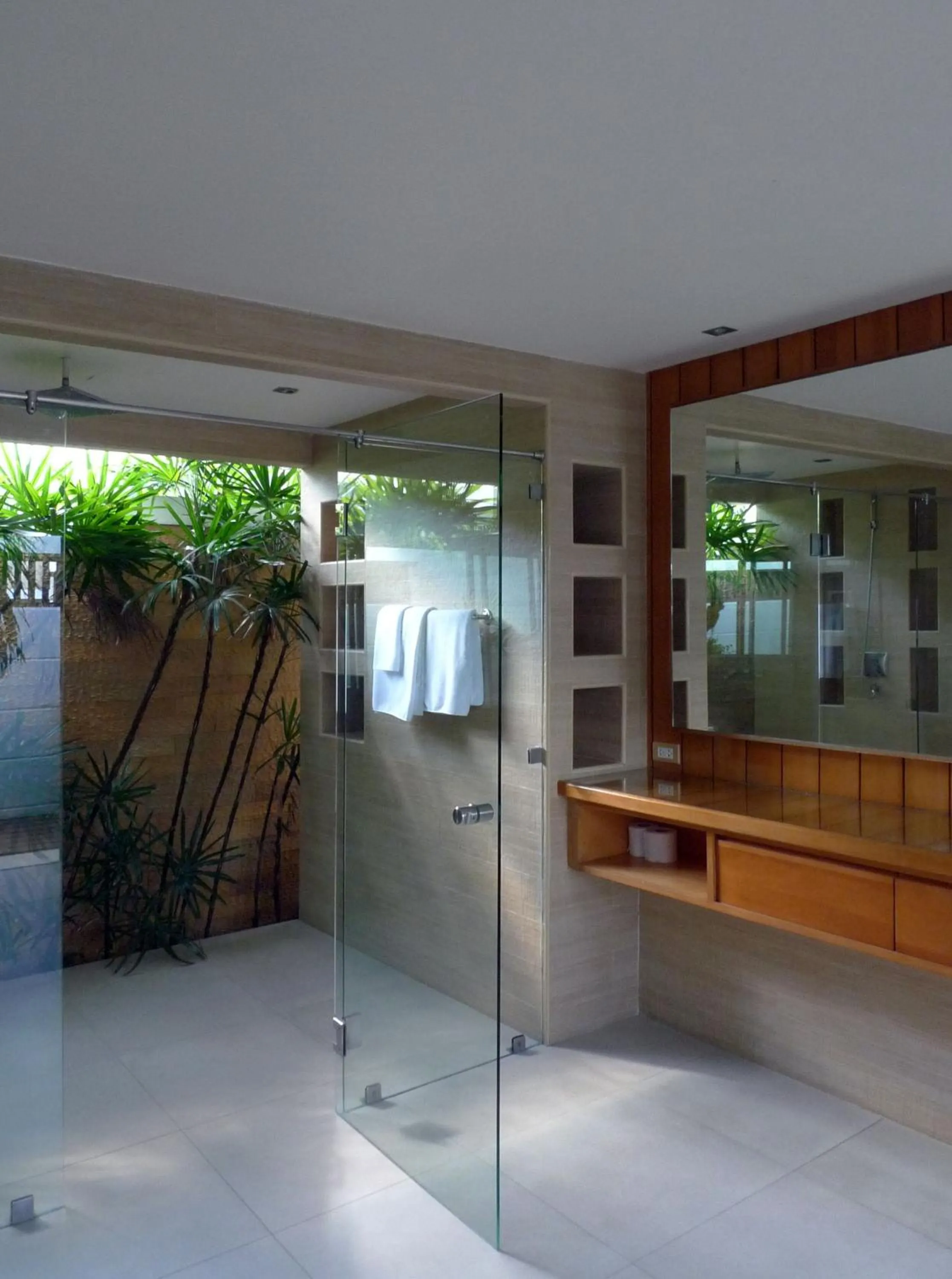 Shower in Samui Boat Lagoon