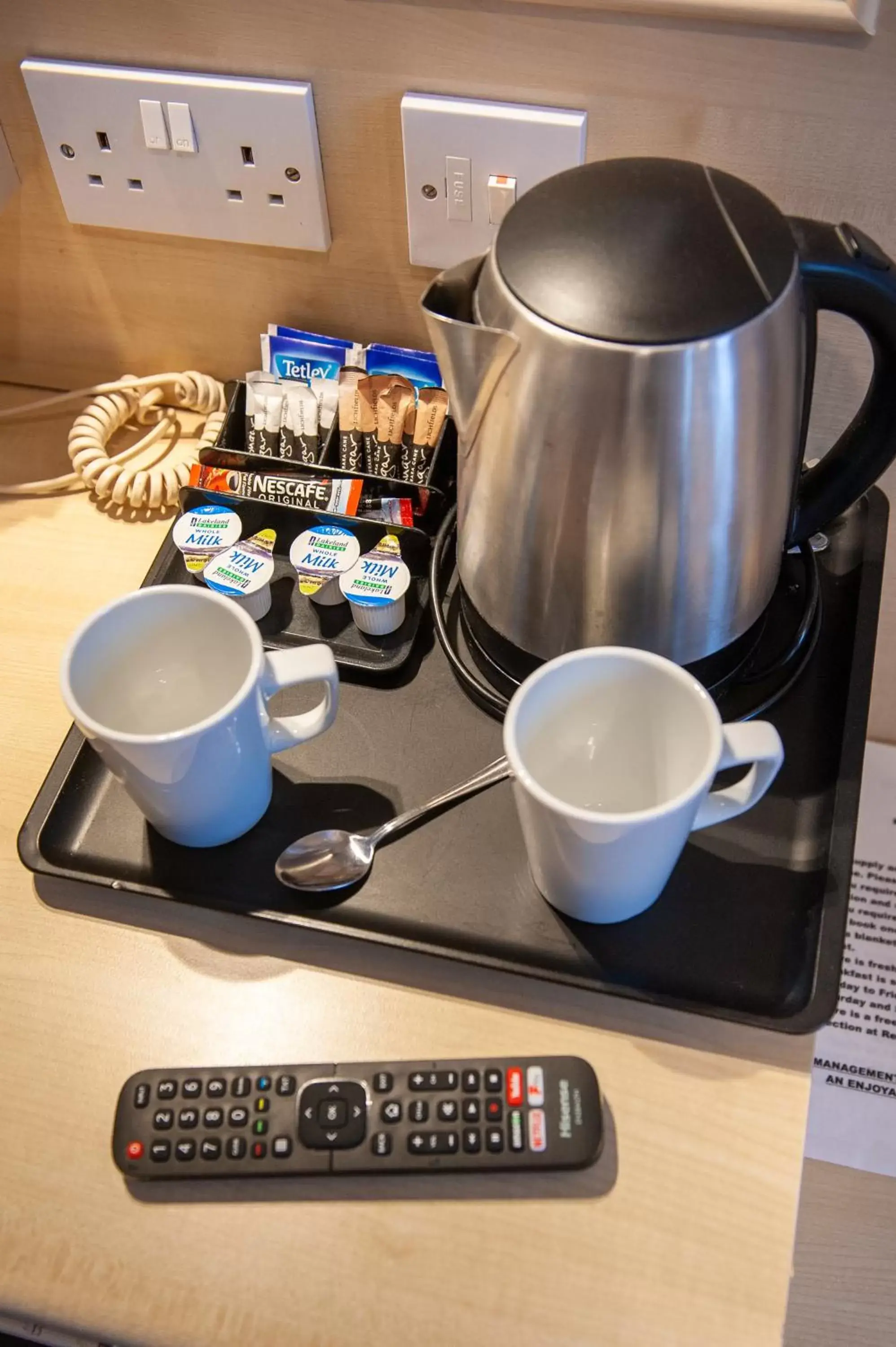 Coffee/tea facilities in Osborne Hotel