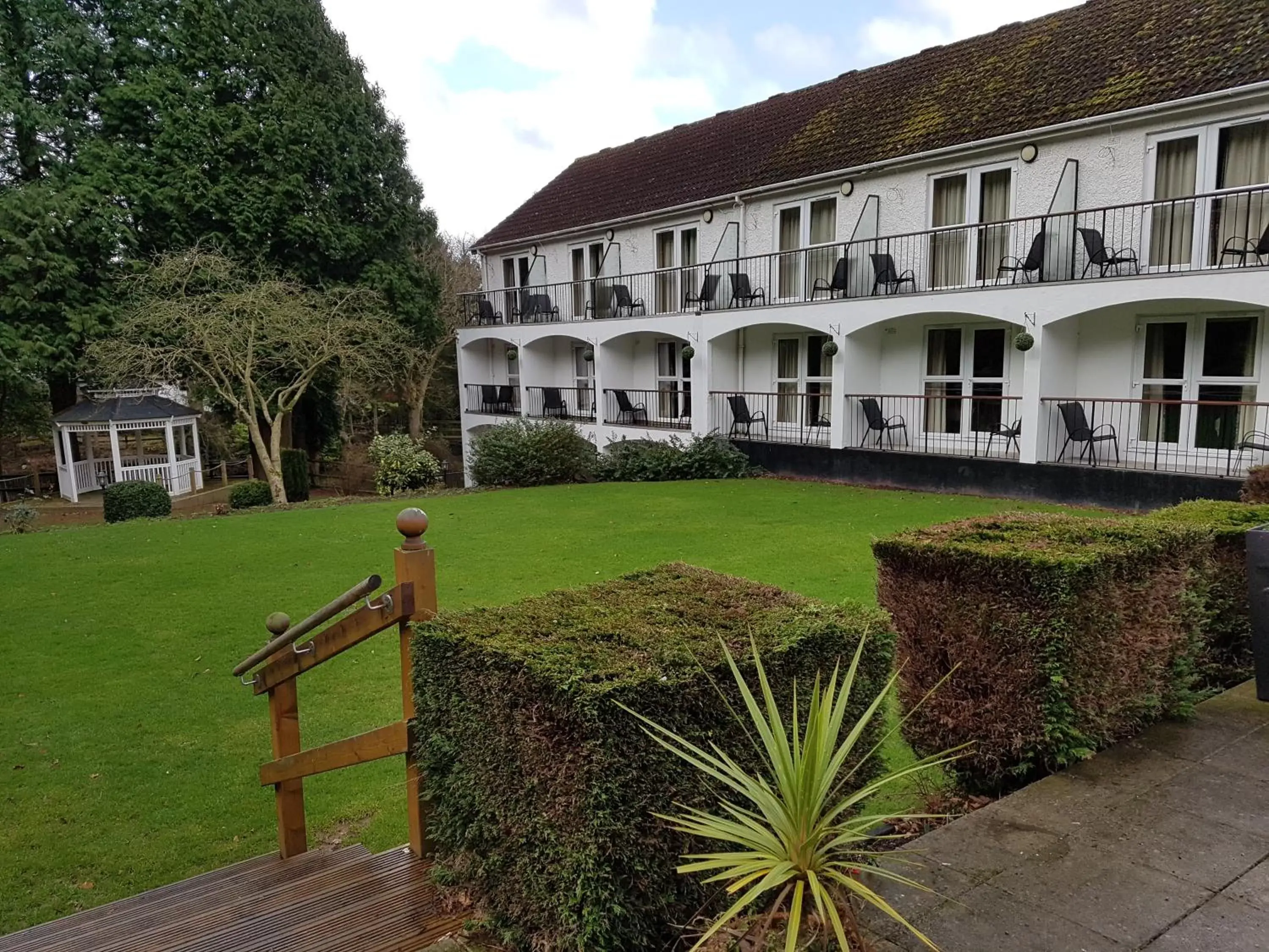 Garden, Property Building in Buckatree Hall Hotel