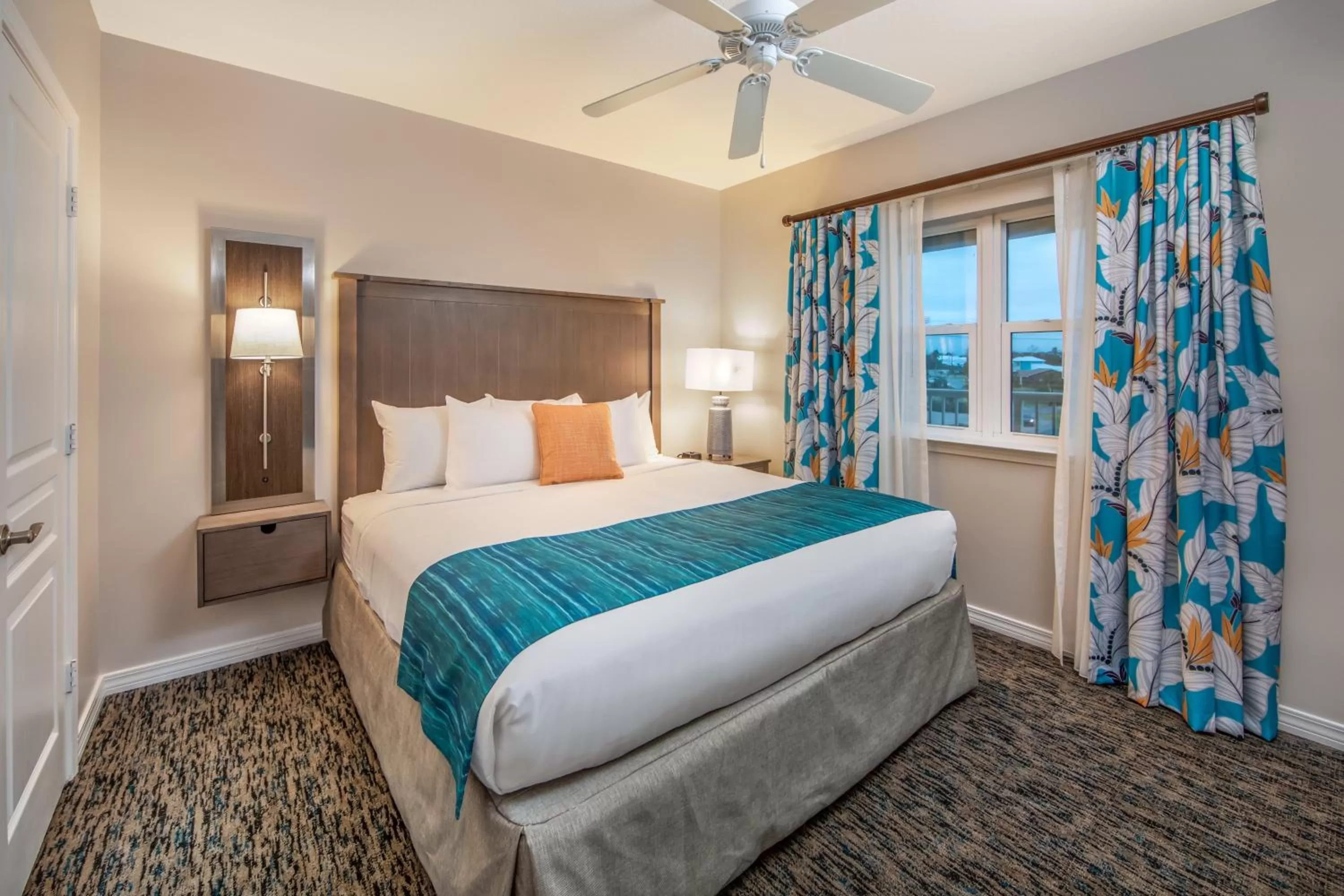 Photo of the whole room, Bed in Holiday Inn Club Vacations Panama City Beach Resort