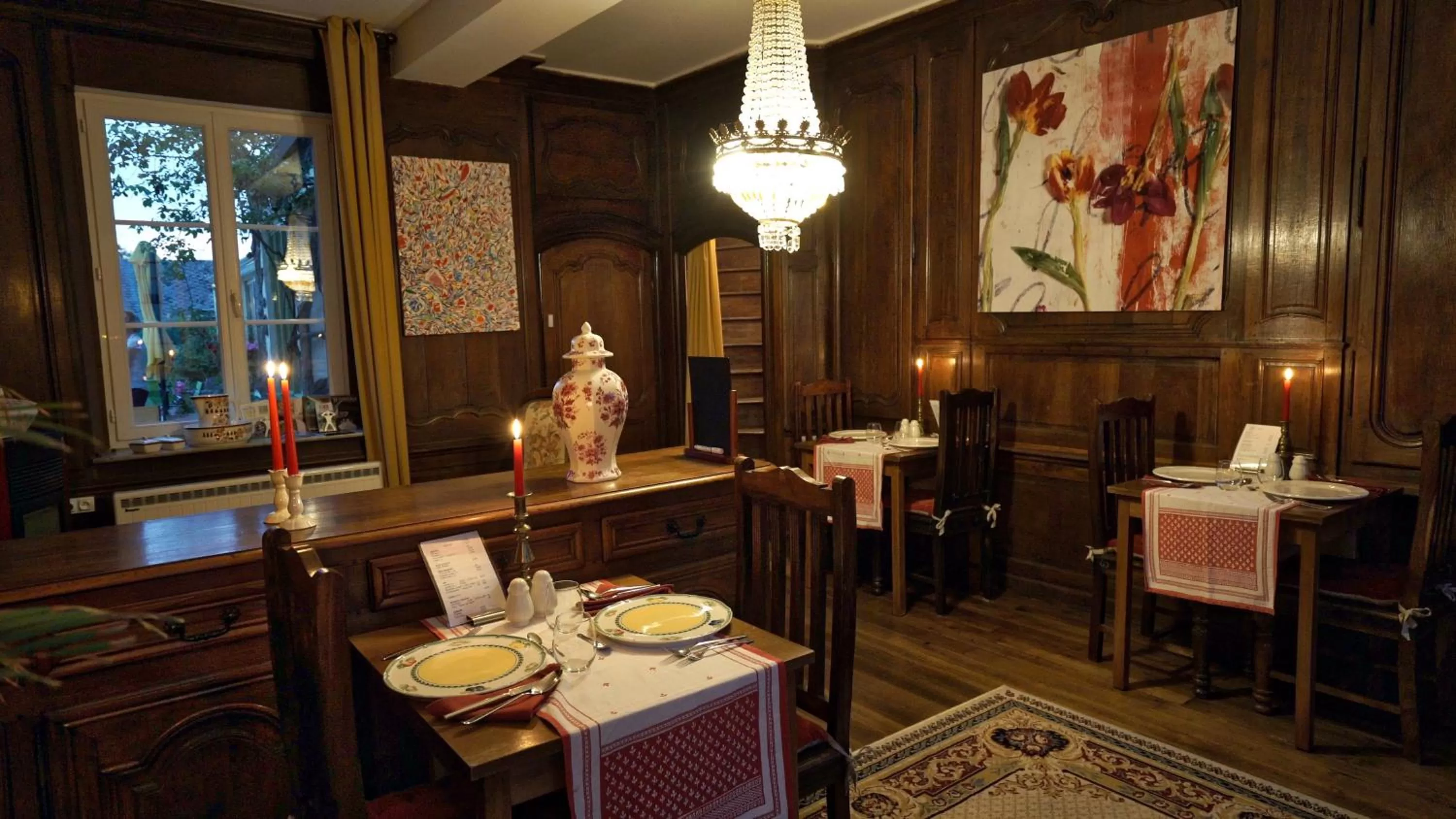 Restaurant/places to eat in Au Chapitre