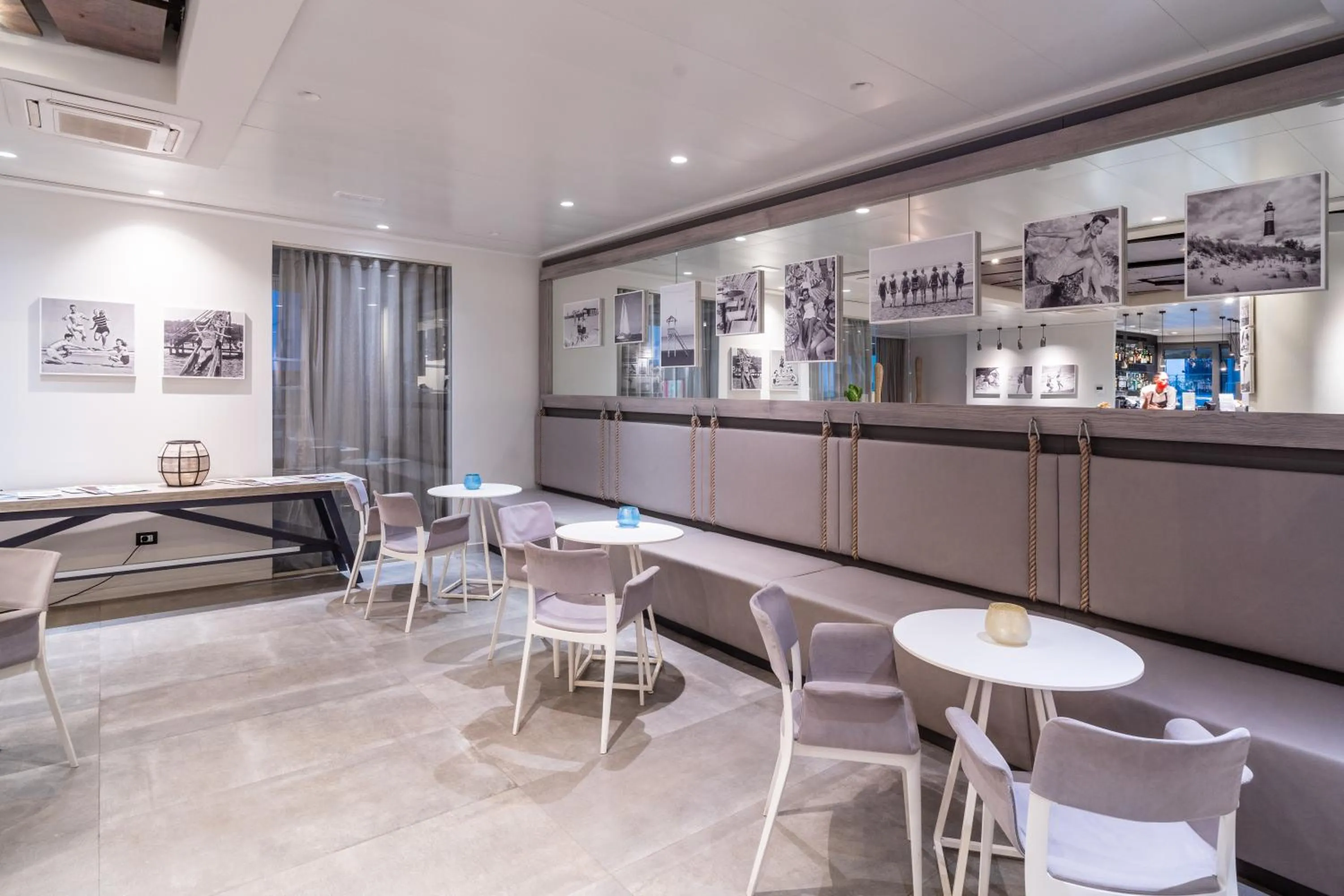 Lounge or bar in Nautilus Family Hotel