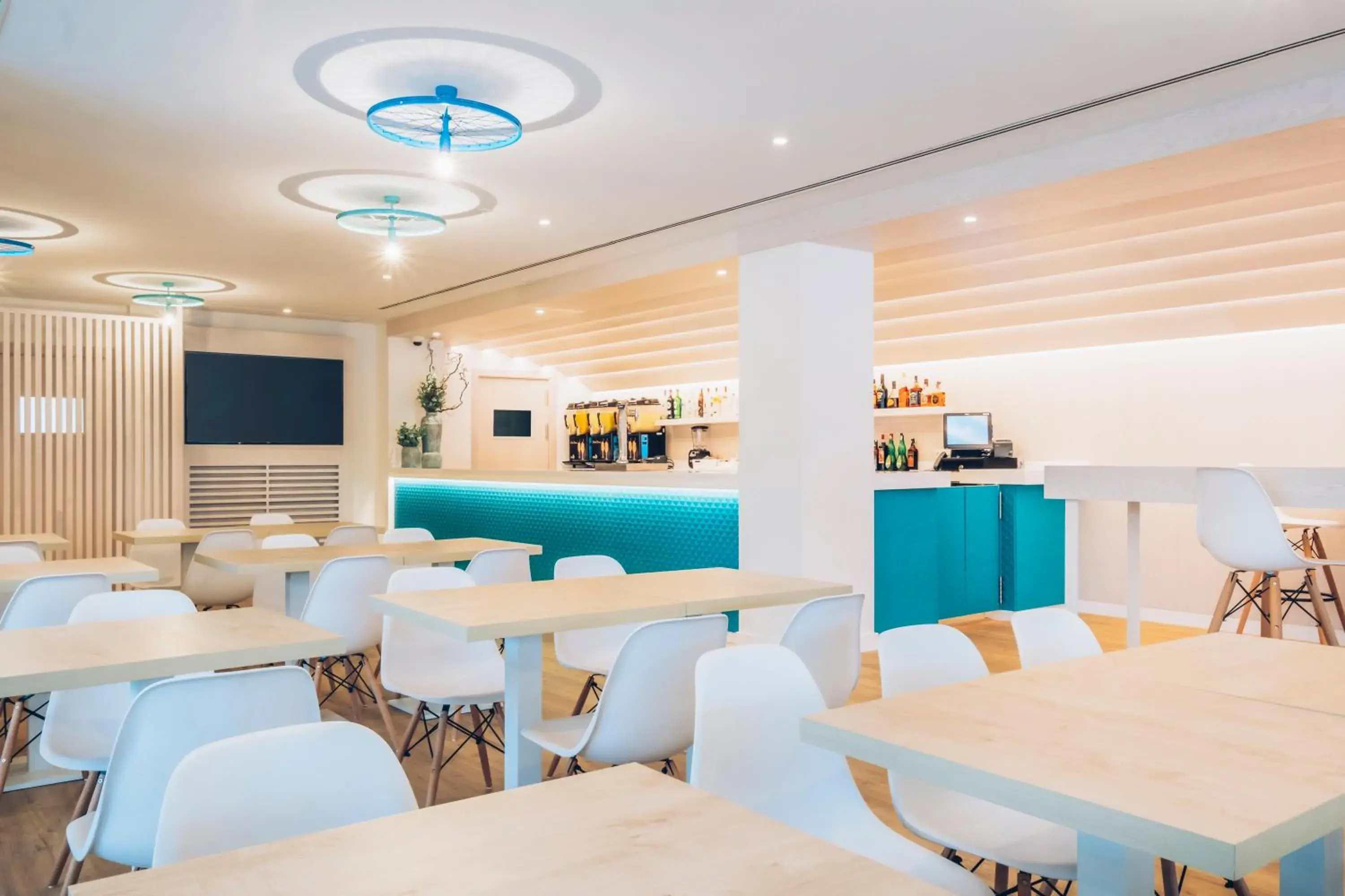 Lounge or bar, Restaurant/Places to Eat in Iberostar Alcudia Park
