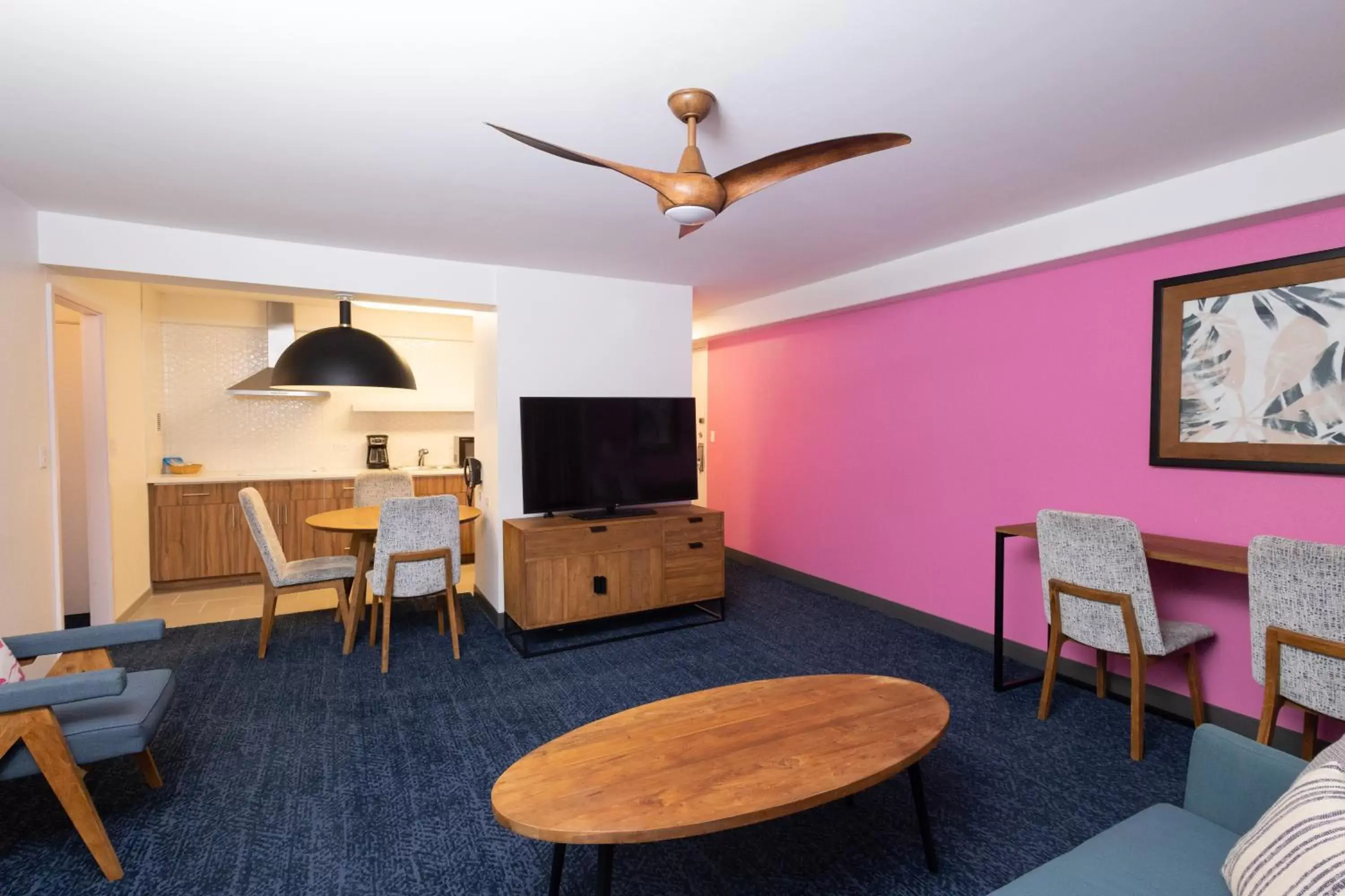 Bedroom, Seating Area in Ilima Hotel