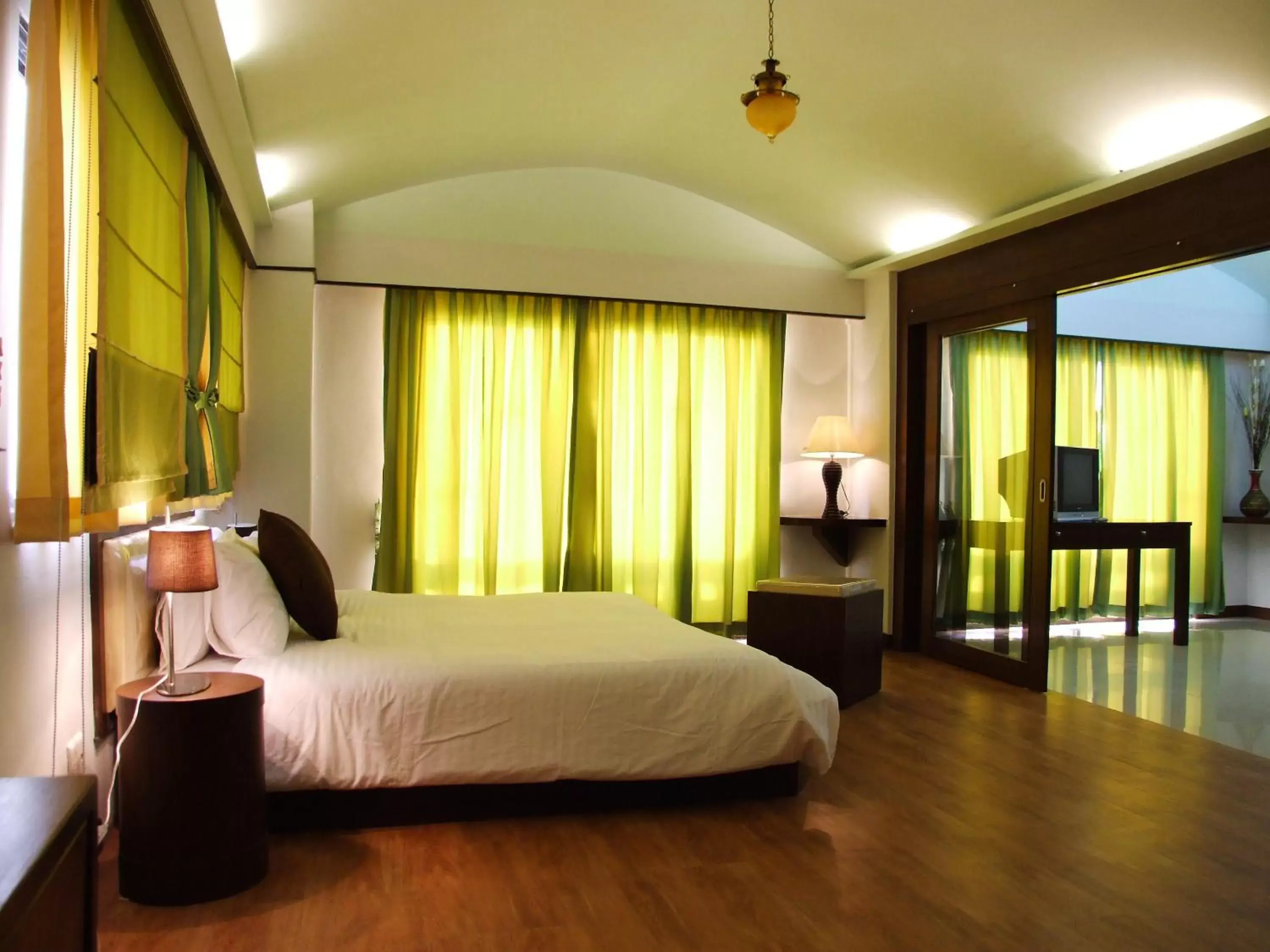 Bed in Grand Jomtien Palace Hotel - SHA Extra Plus