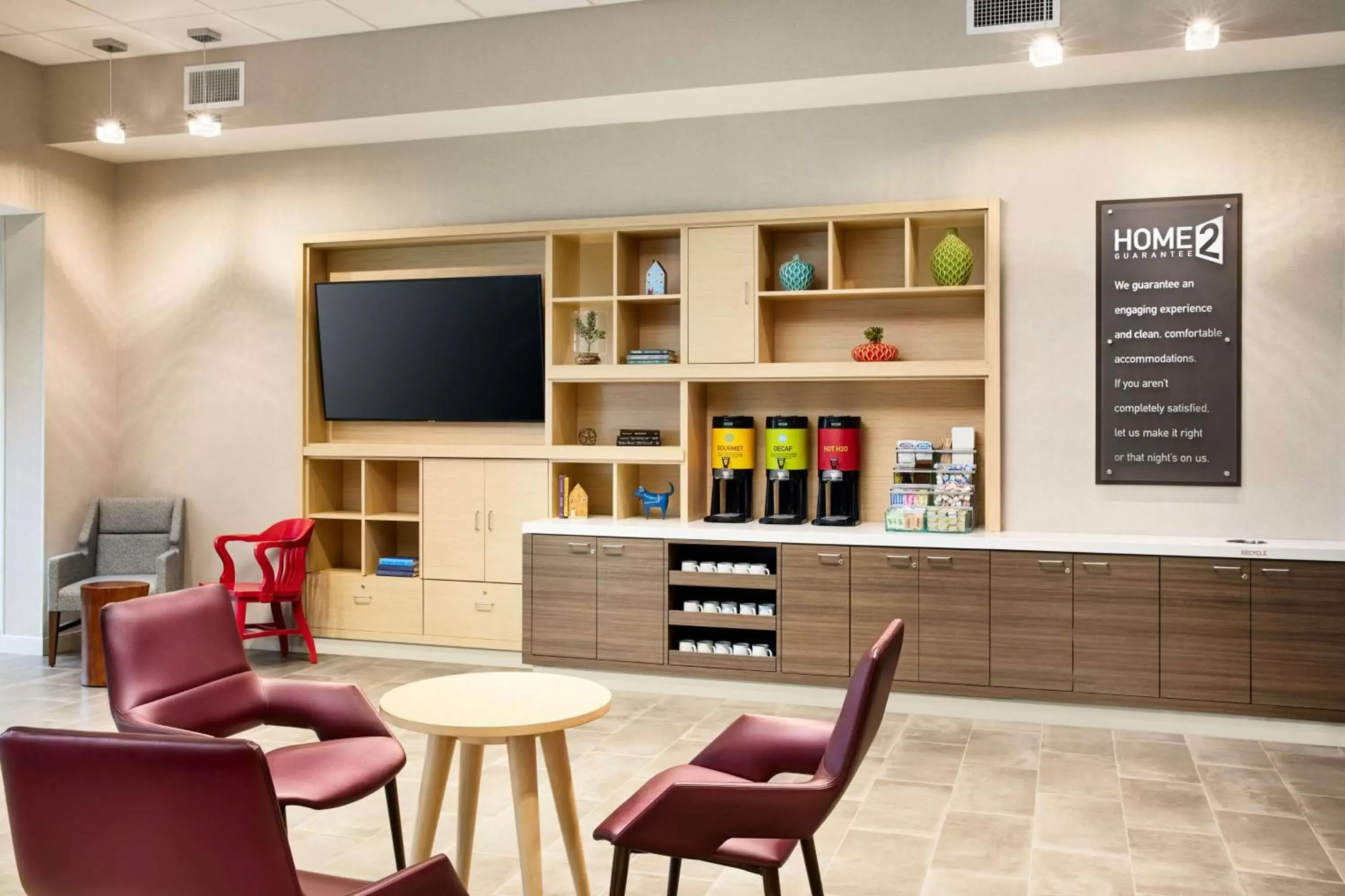 Breakfast, Lounge/Bar in Home2 Suites By Hilton Stuart