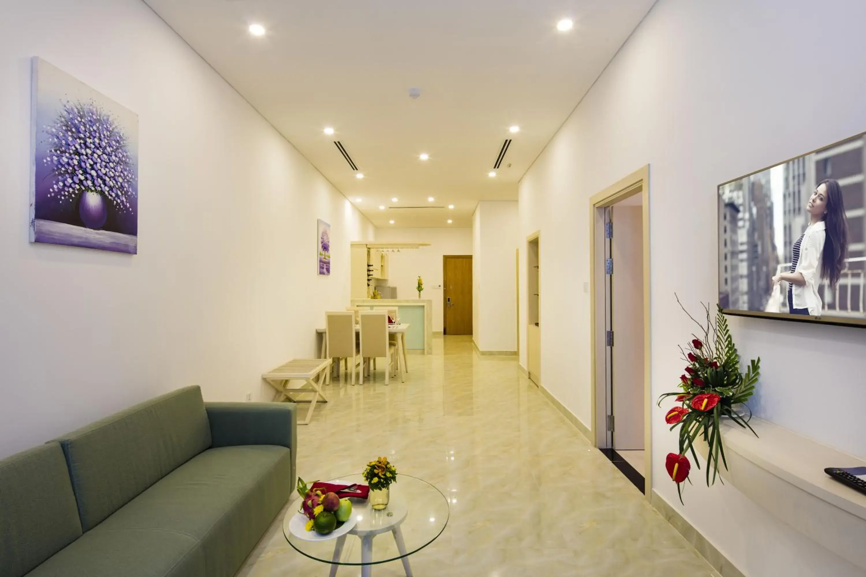 Kitchen or kitchenette, Seating Area in Diamond Bay Condotel Resort Nha Trang