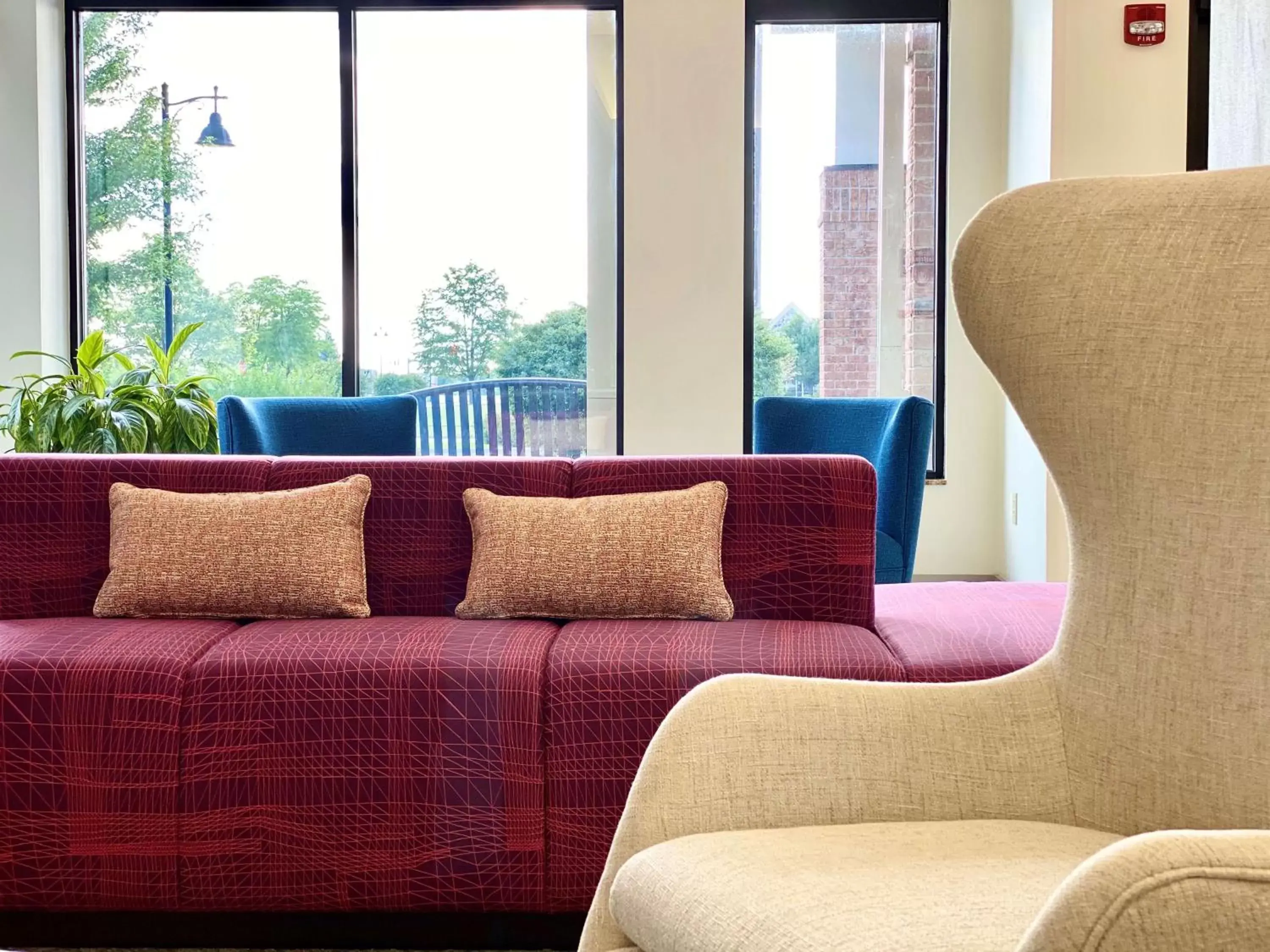 Lobby or reception, Seating Area in Hilton Garden Inn Oconomowoc