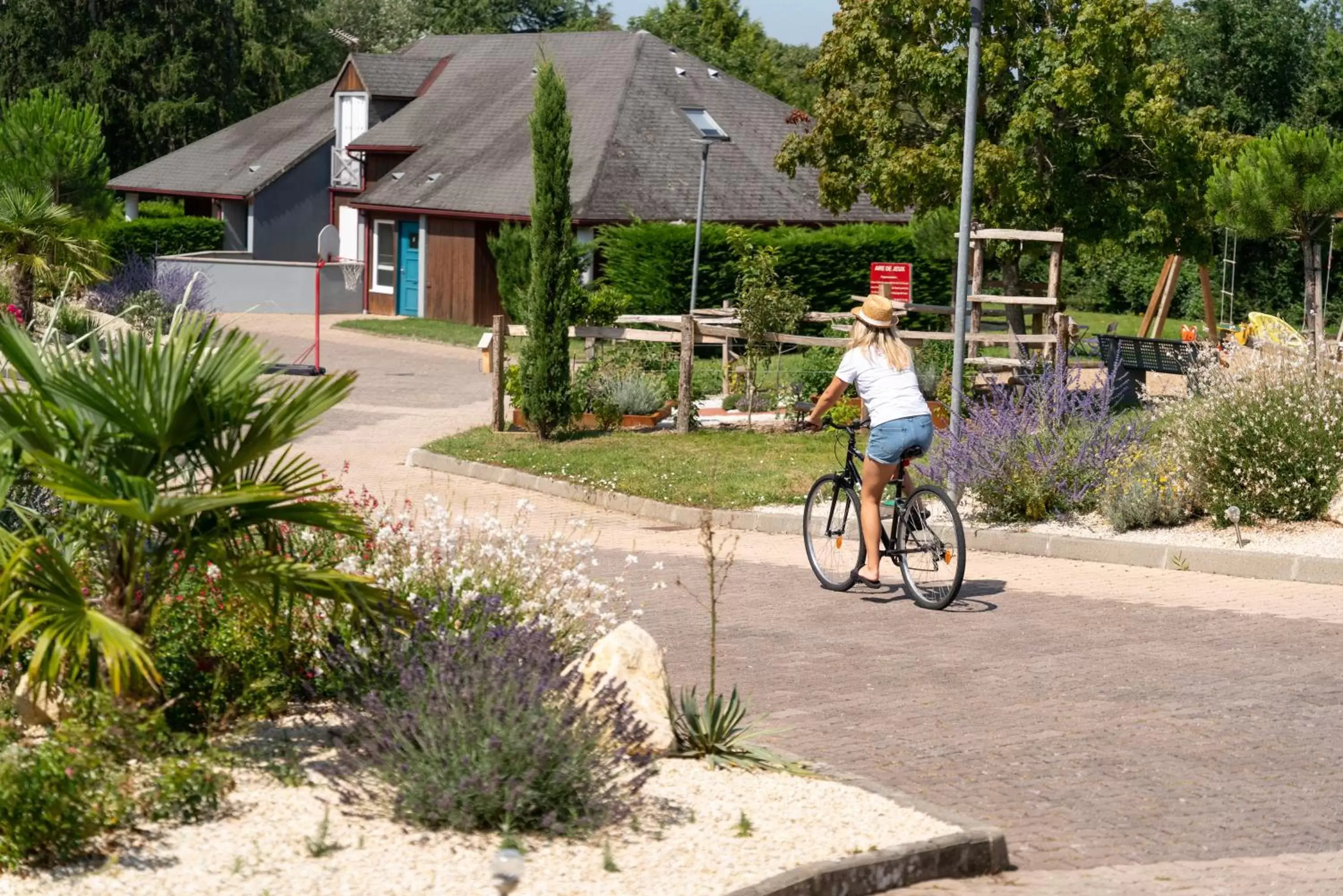 Garden view, Biking in Residence Croma