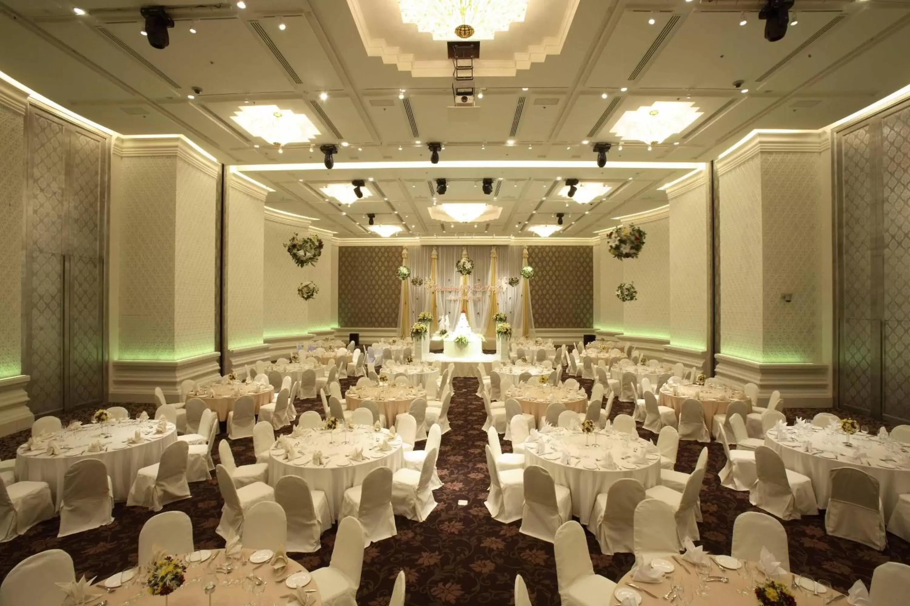 Restaurant/places to eat, Banquet Facilities in Pullman Bangkok King Power