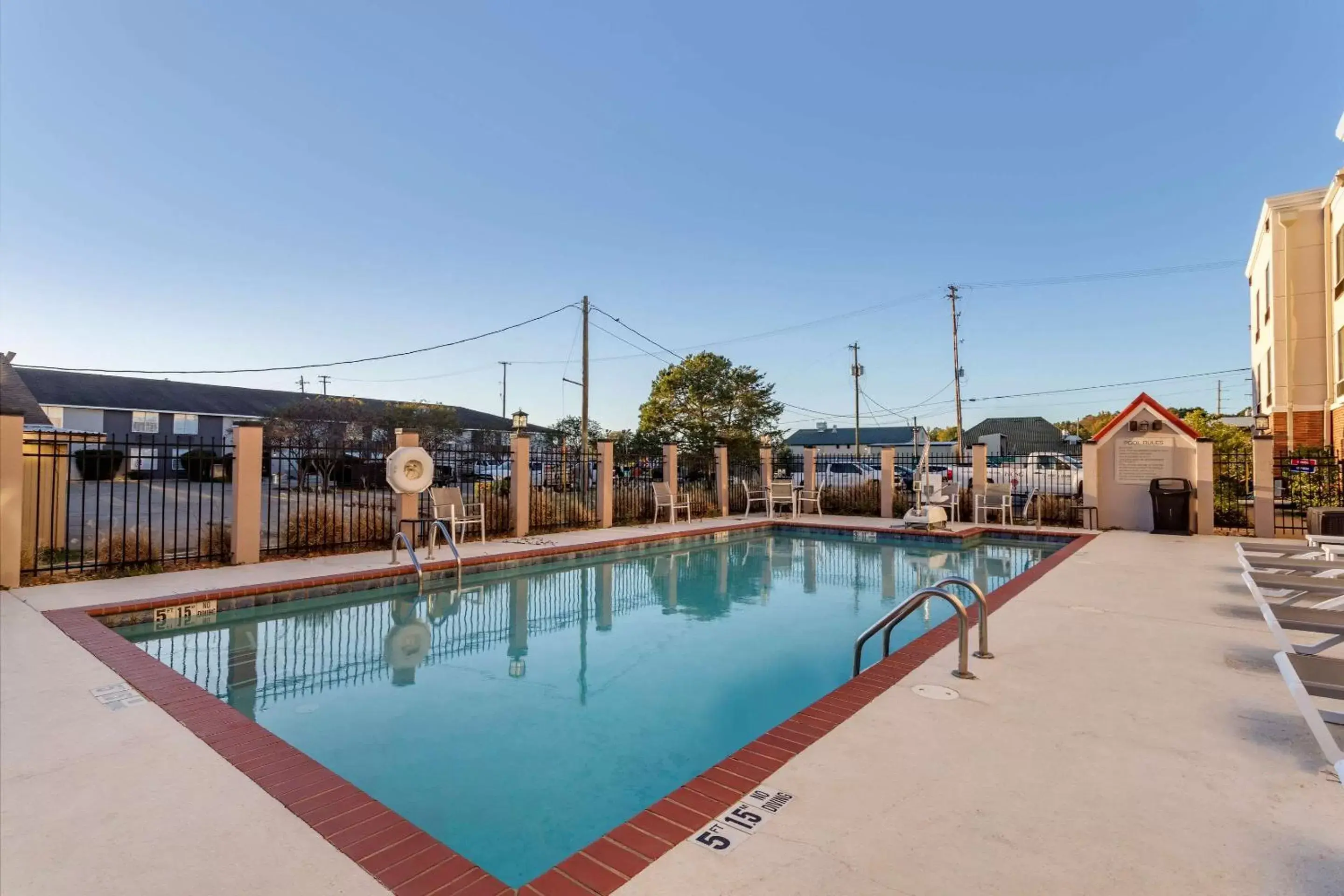 Swimming Pool in Comfort Suites Natchitoches