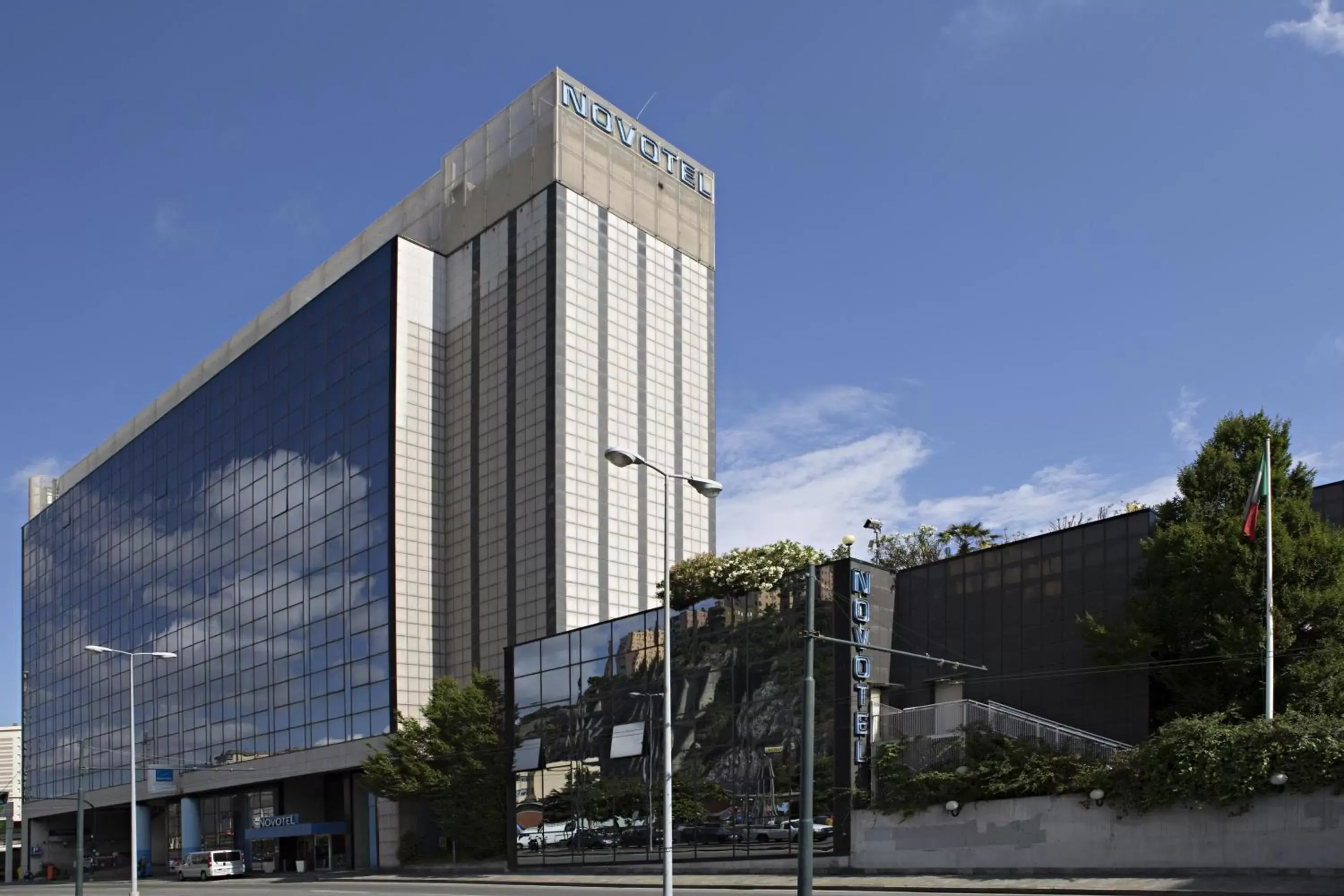 Facade/entrance, Property Building in Hotel Novotel Genova City