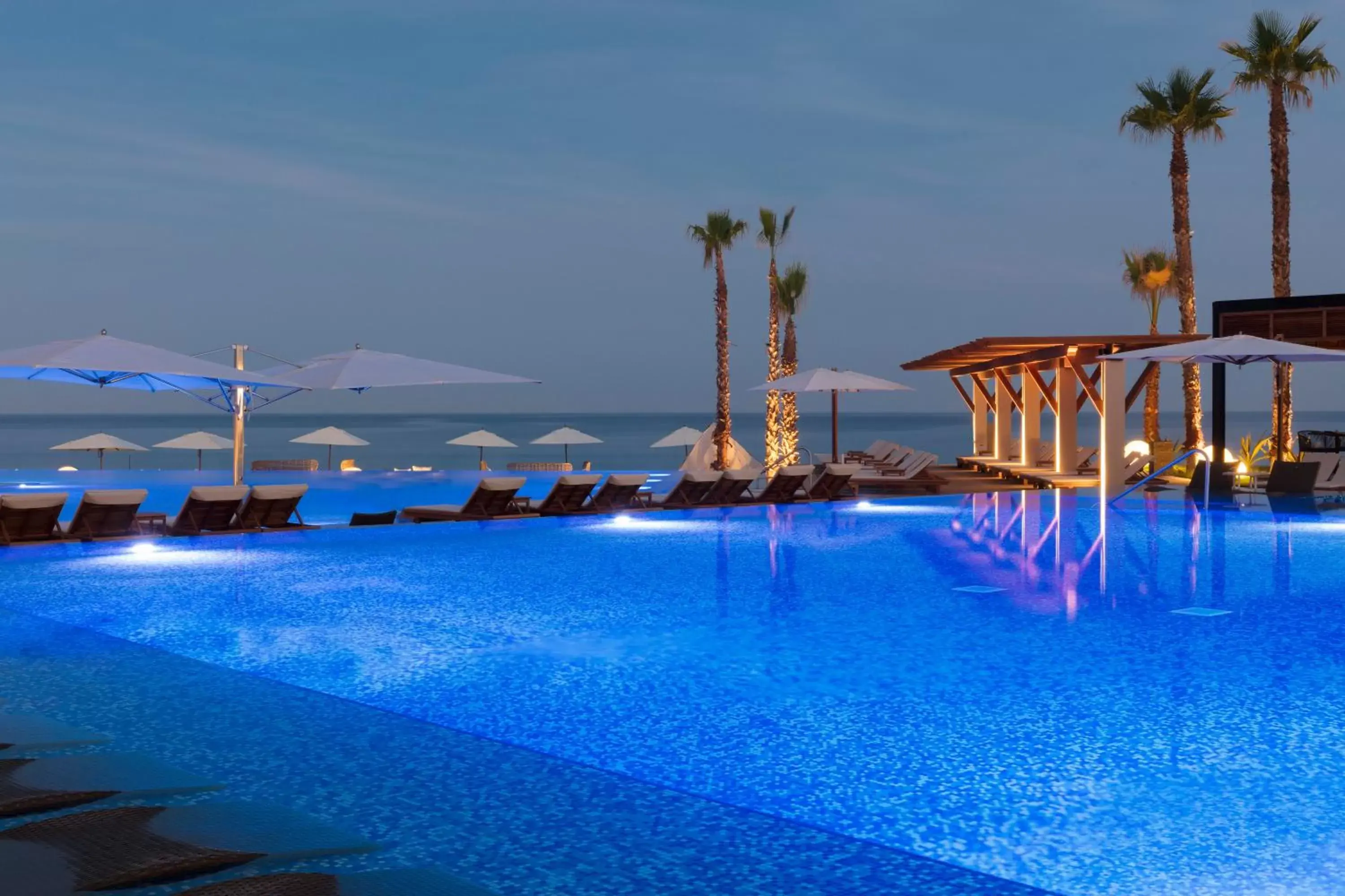 Swimming pool in Krystal Grand Los Cabos - All Inclusive Swimming pool in Krystal Grand Los Cabos - All Inclusive