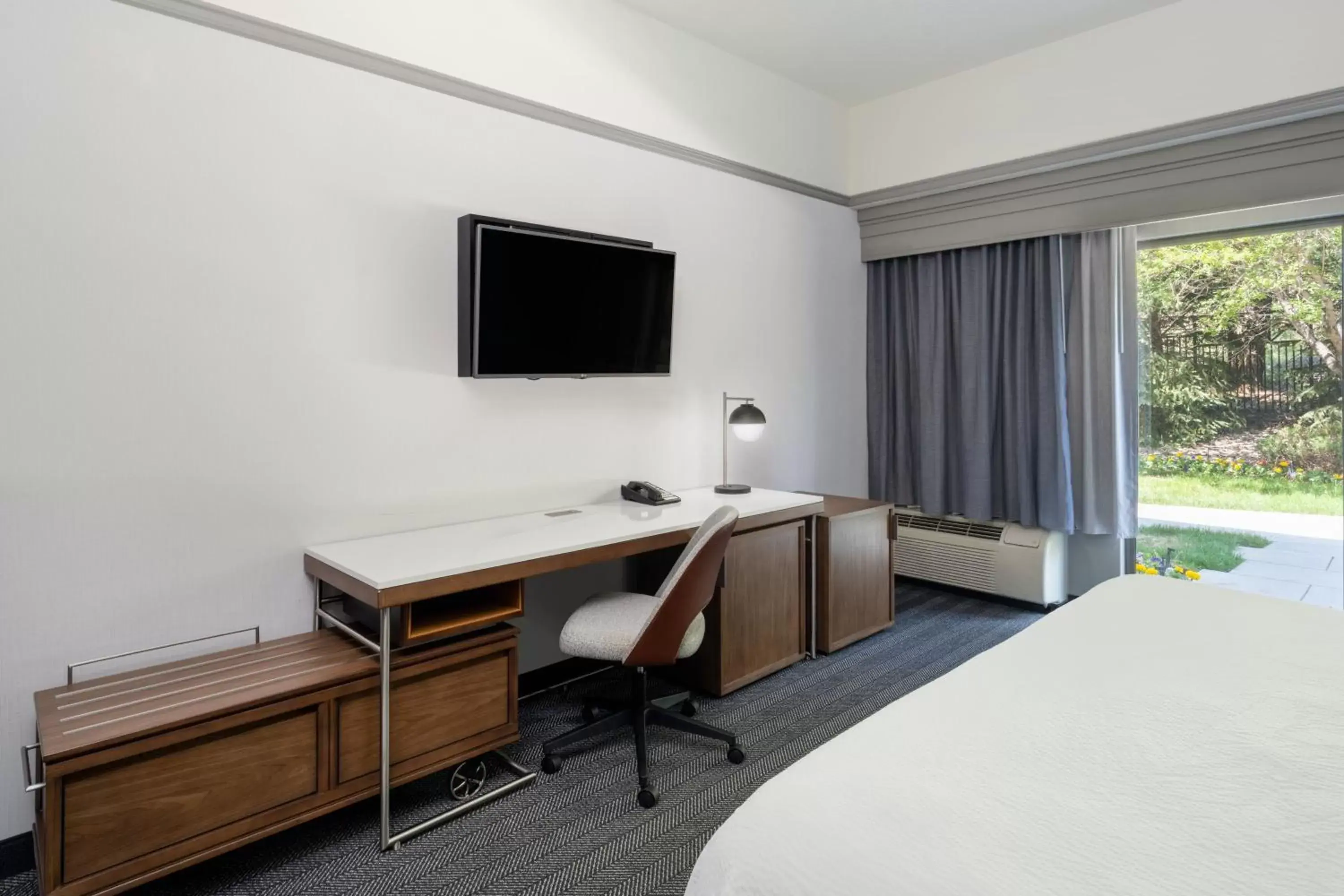 Photo of the whole room, TV/Entertainment Center in Courtyard by Marriott Colorado Springs South