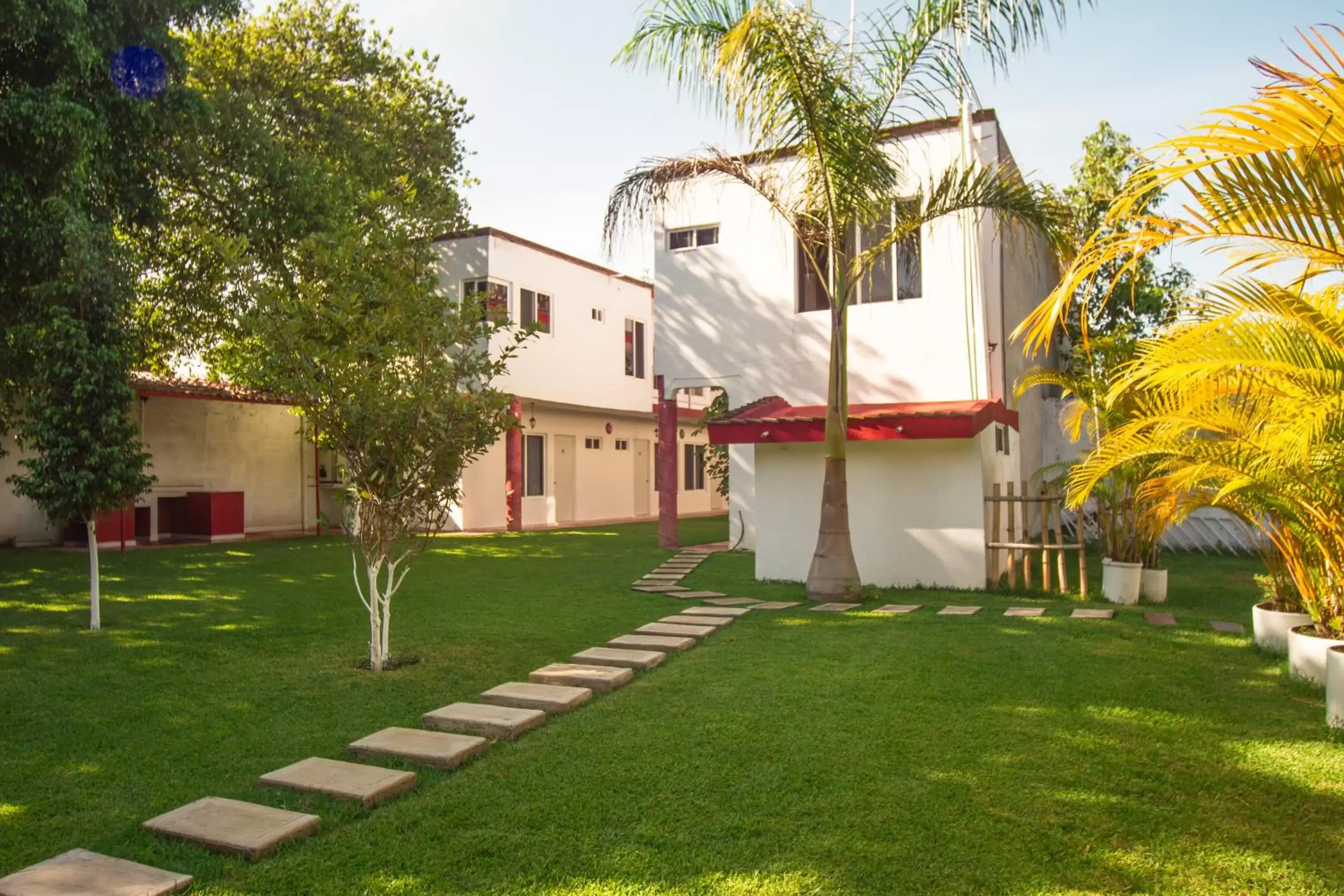 Patio, Property Building in Hotel Quinta Paraiso