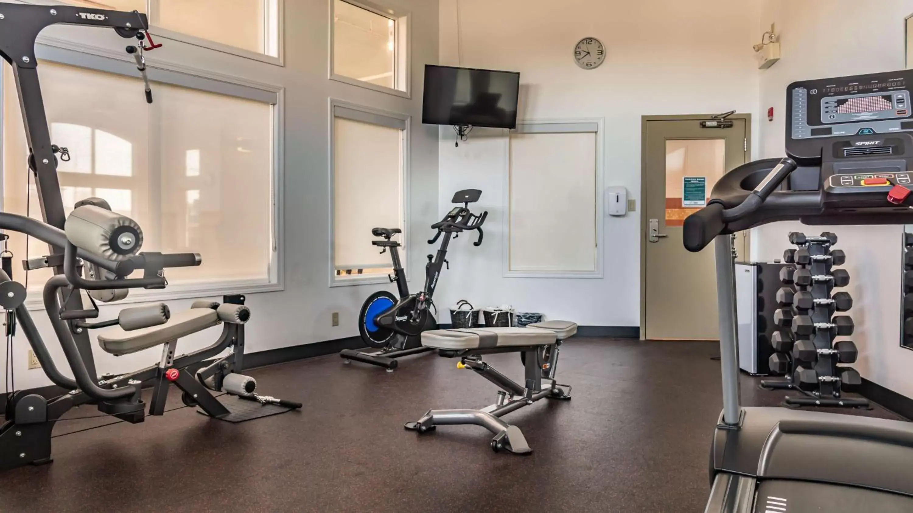 Fitness centre/facilities, Fitness Center/Facilities in SureStay Plus by Best Western Calgary South East