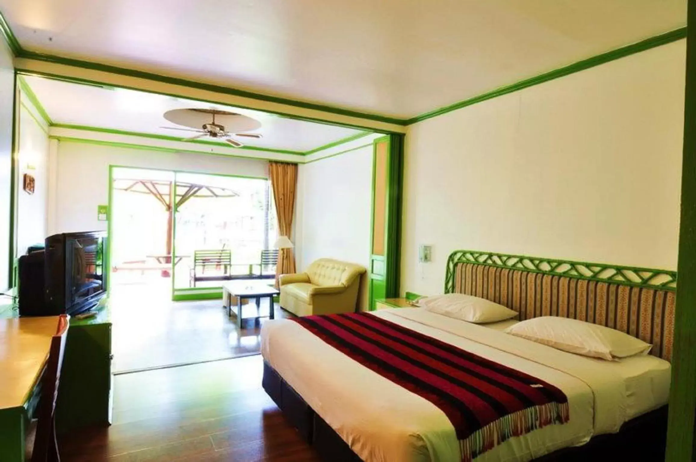 Bed in Basaya Beach Hotel & Resort