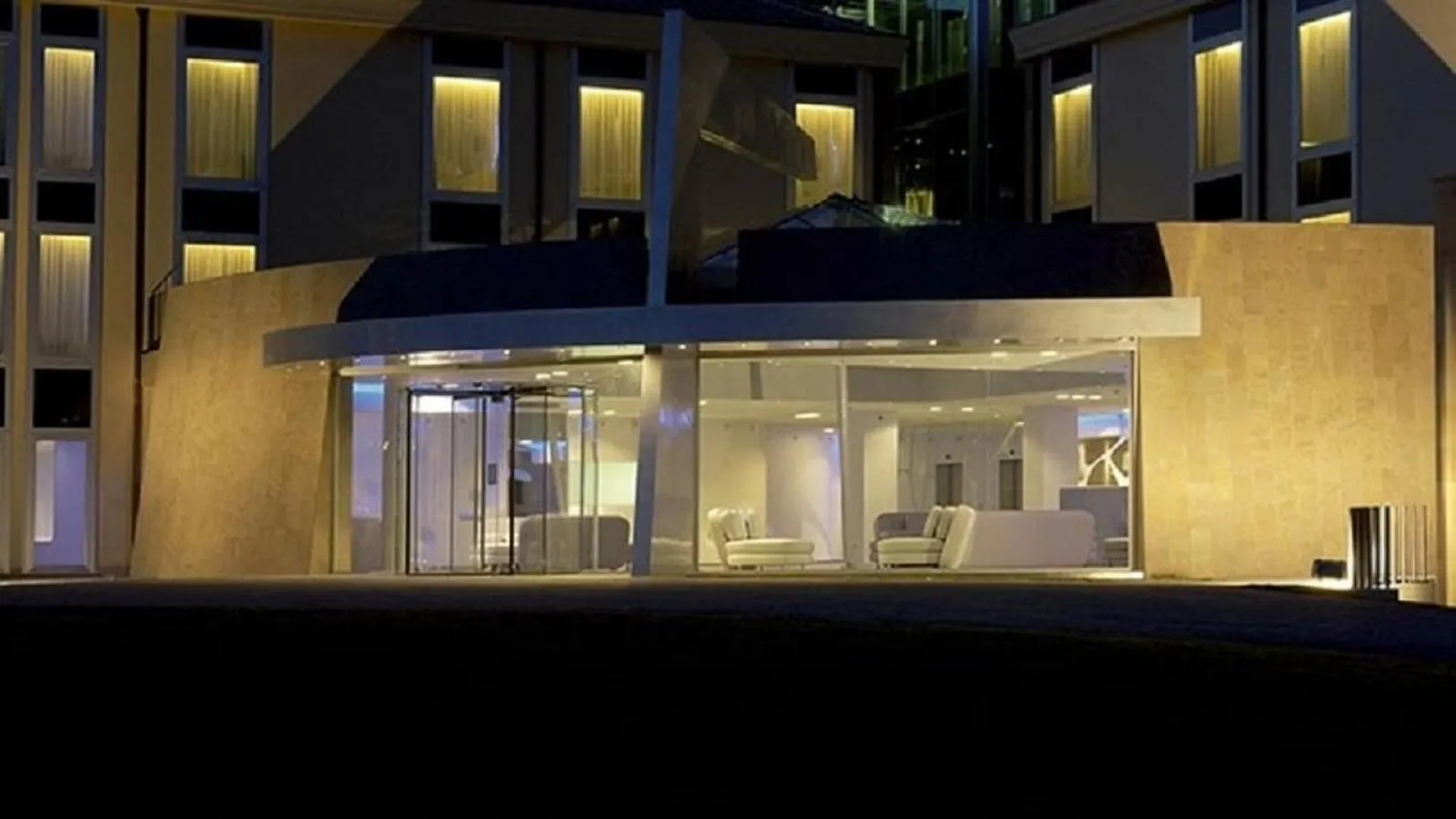 Facade/entrance in A Point Arezzo Park Hotel