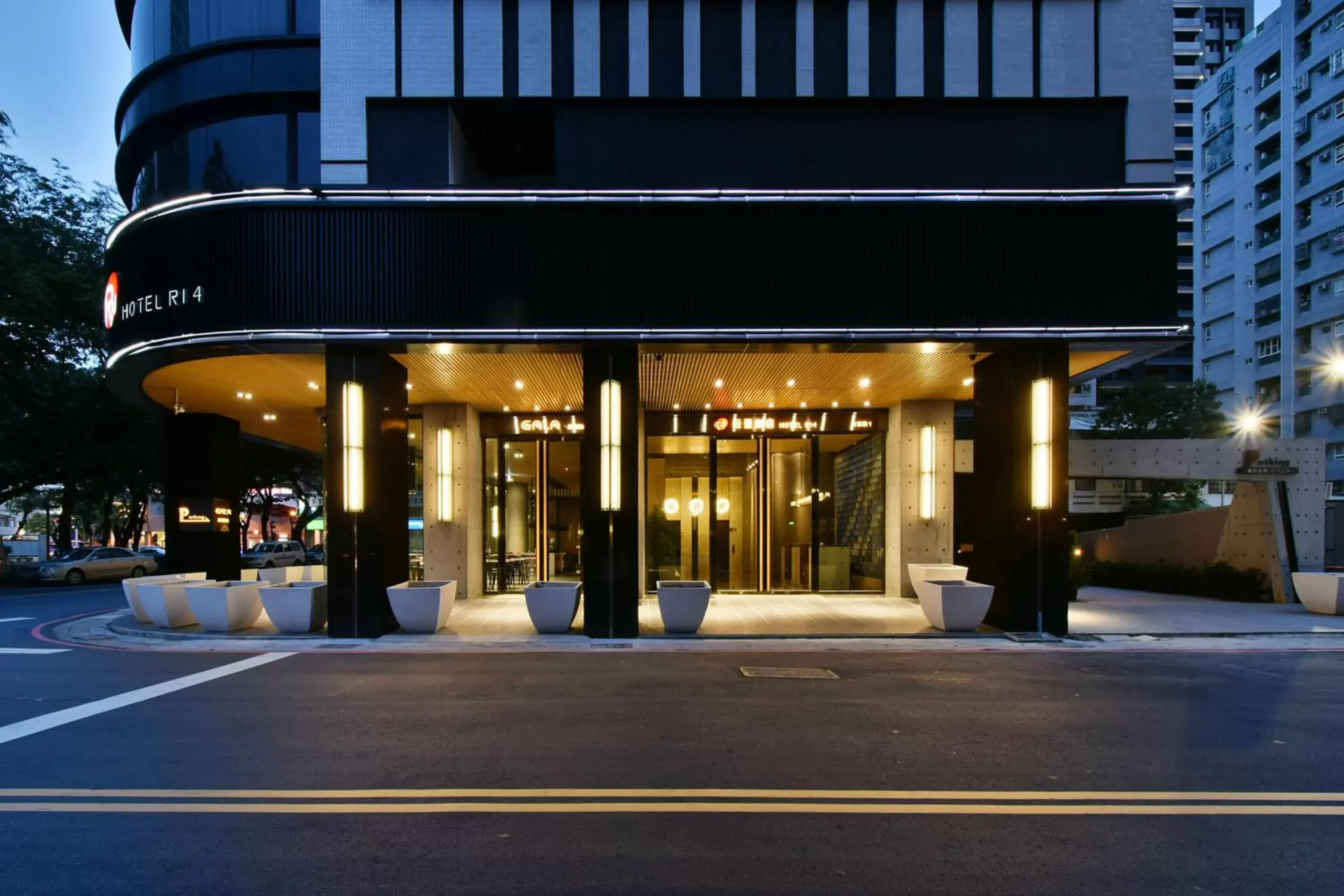 Property building, Facade/Entrance in Hotel R14