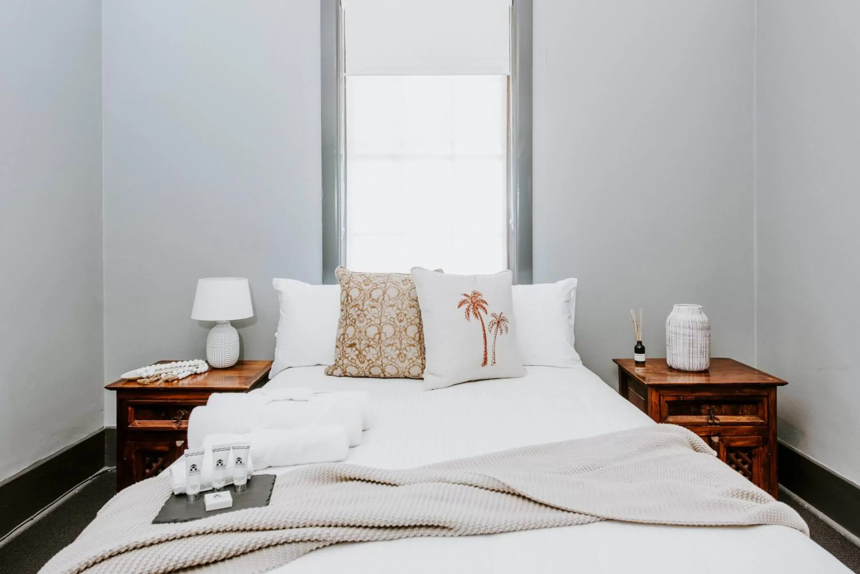 Deluxe Double Room (Shared Bathroom) in Federal Hotel Mudgee Deluxe Double Room (Shared Bathroom) in Federal Hotel Mudgee