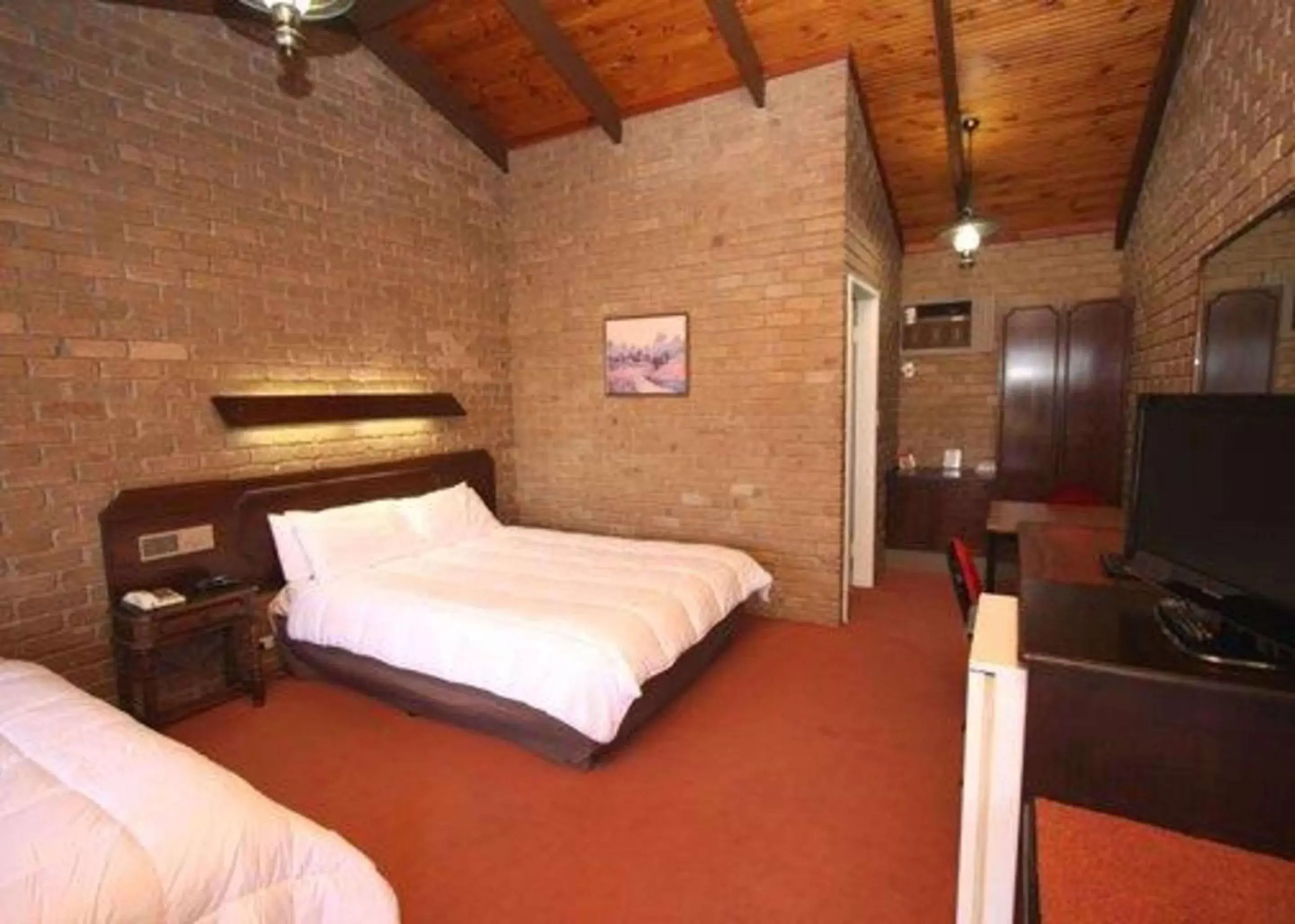 Photo of the whole room, Bed in Goldfields Motel