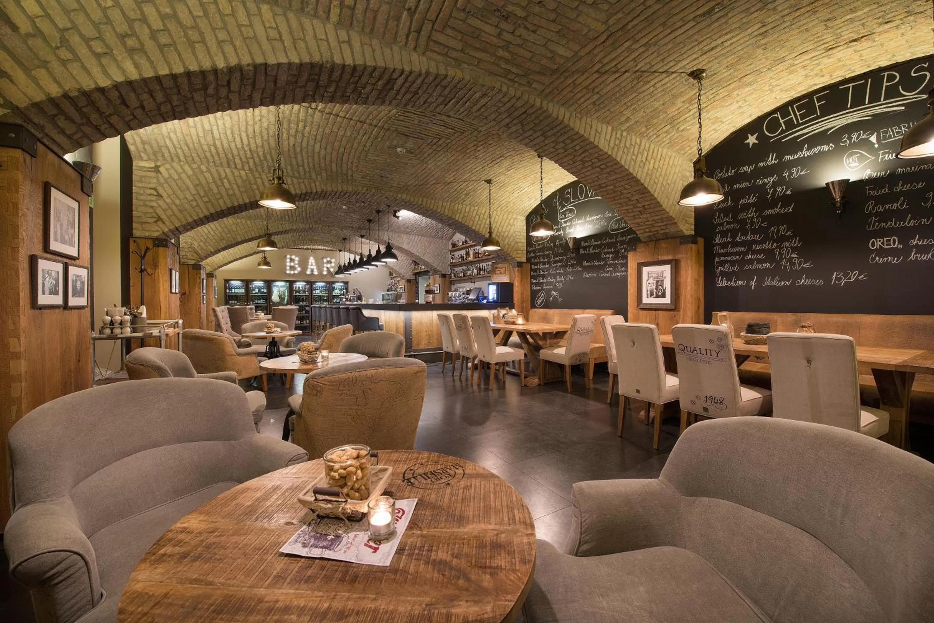 Restaurant/places to eat in Wilson Palace by LOFT