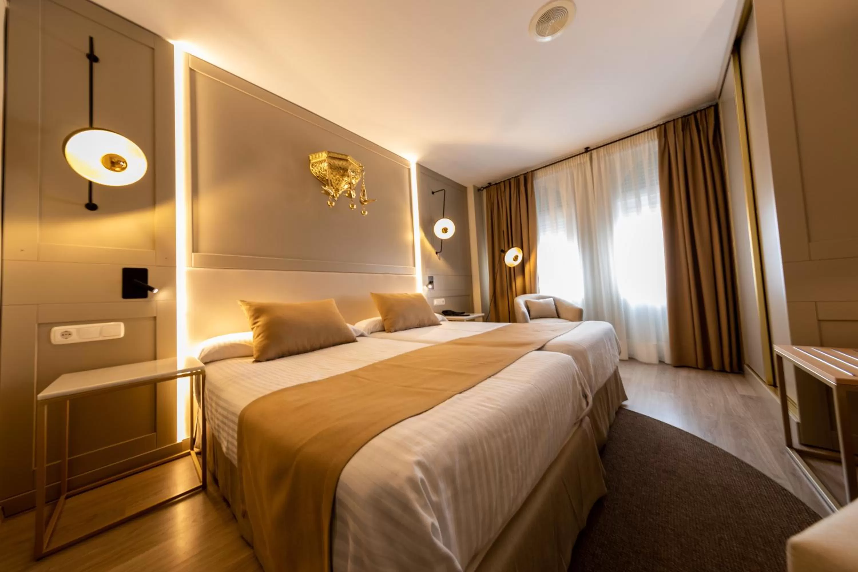 Photo of the whole room, Bed in Hotel Casablanca