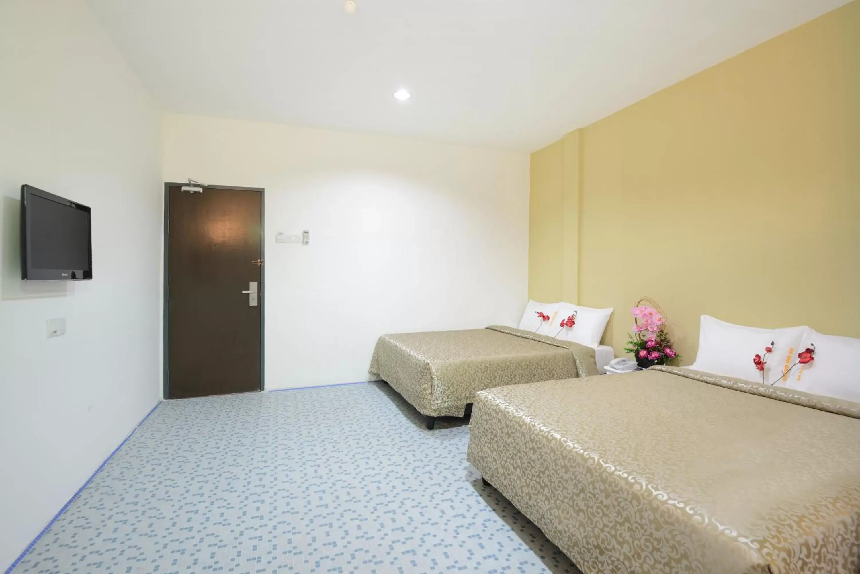 Bed in Grand Inn - Penang Road