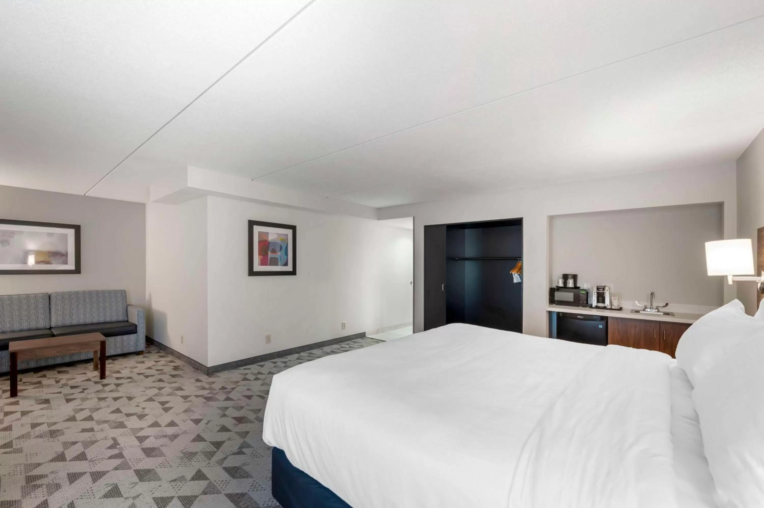 Bedroom, Bed in Best Western Plus Harrisonburg