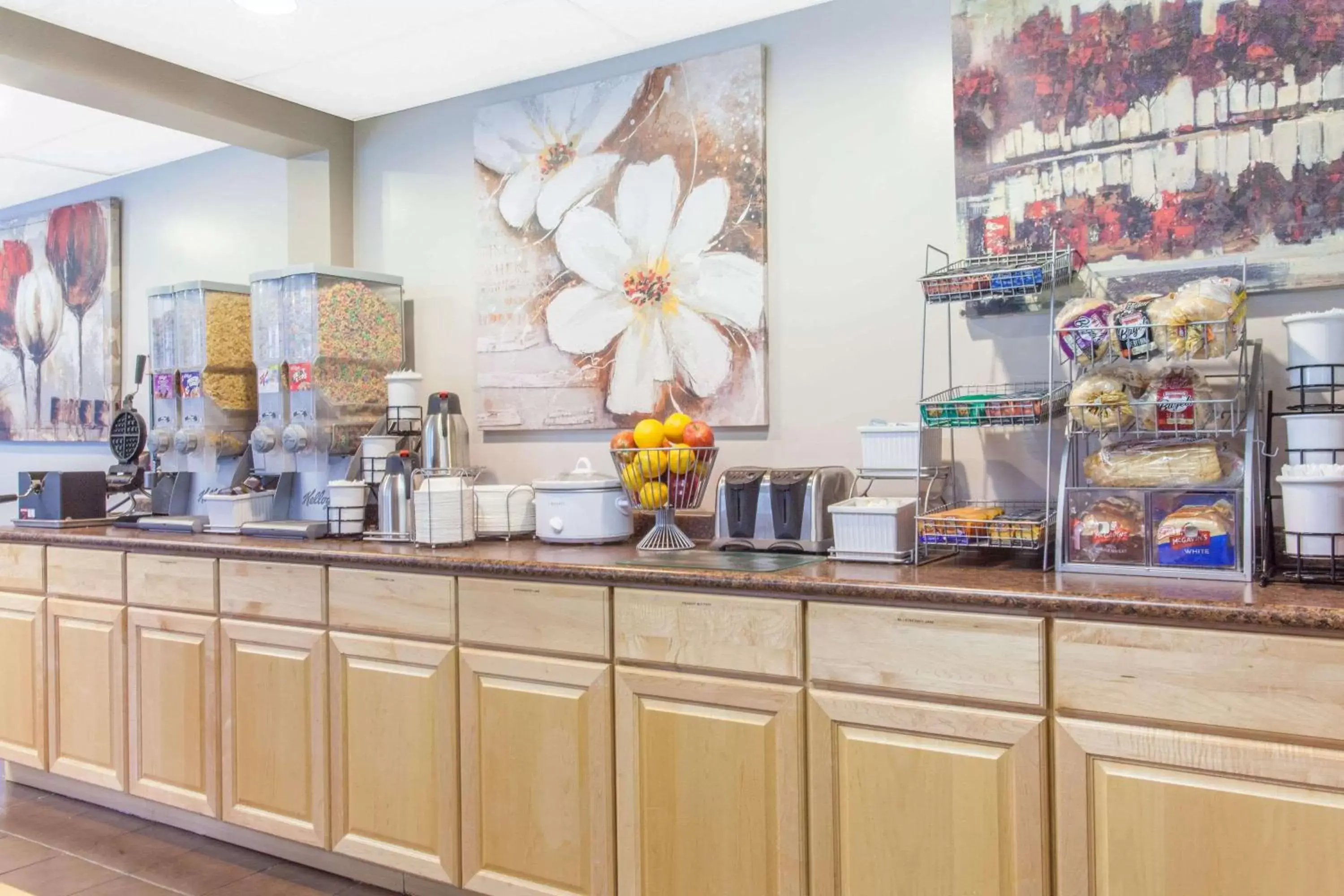 Restaurant/places to eat in Super 8 by Wyndham Kenora Restaurant/places to eat in Super 8 by Wyndham Kenora