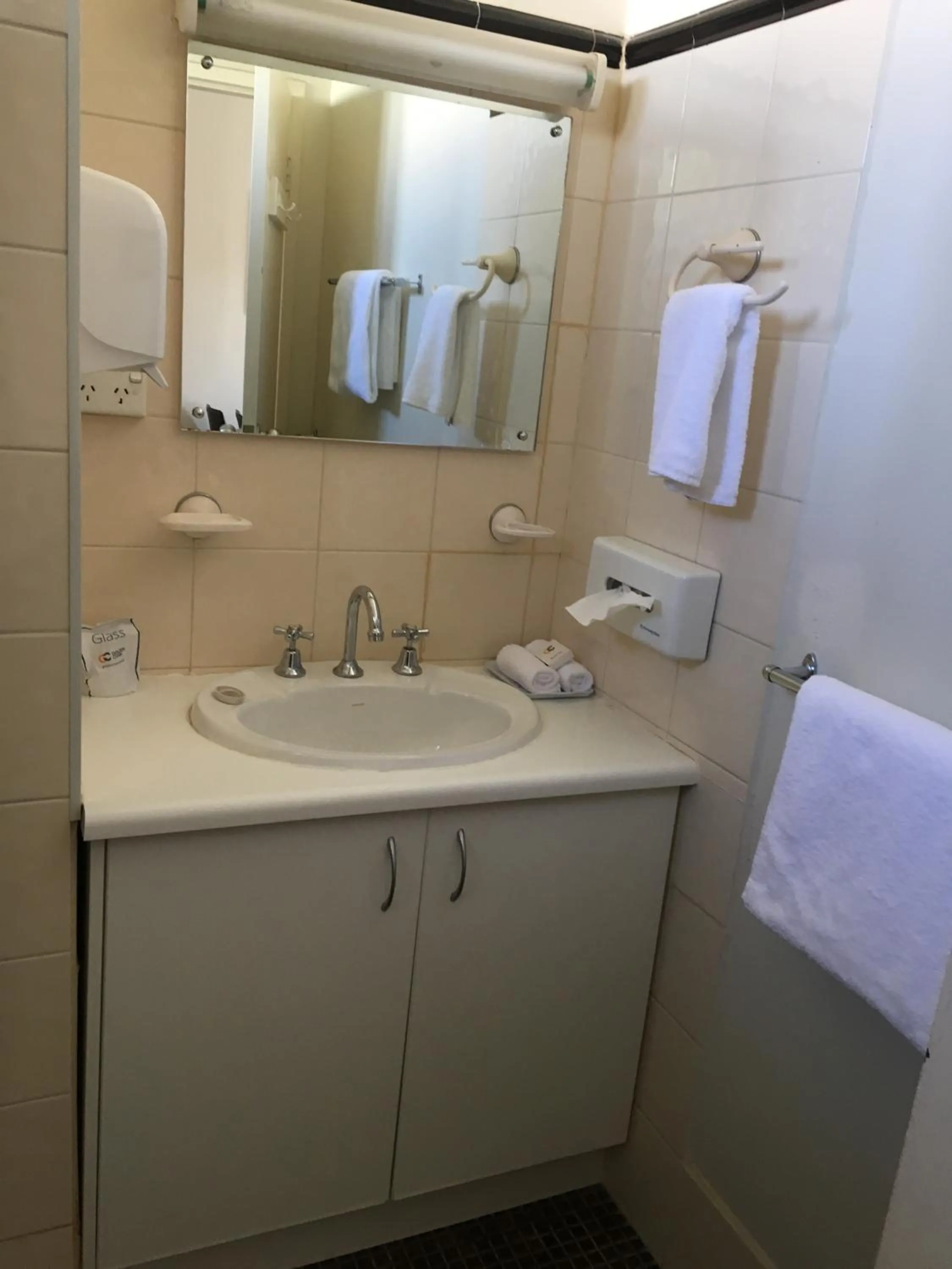 Nicholas Royal Motel - No Pets Allowed