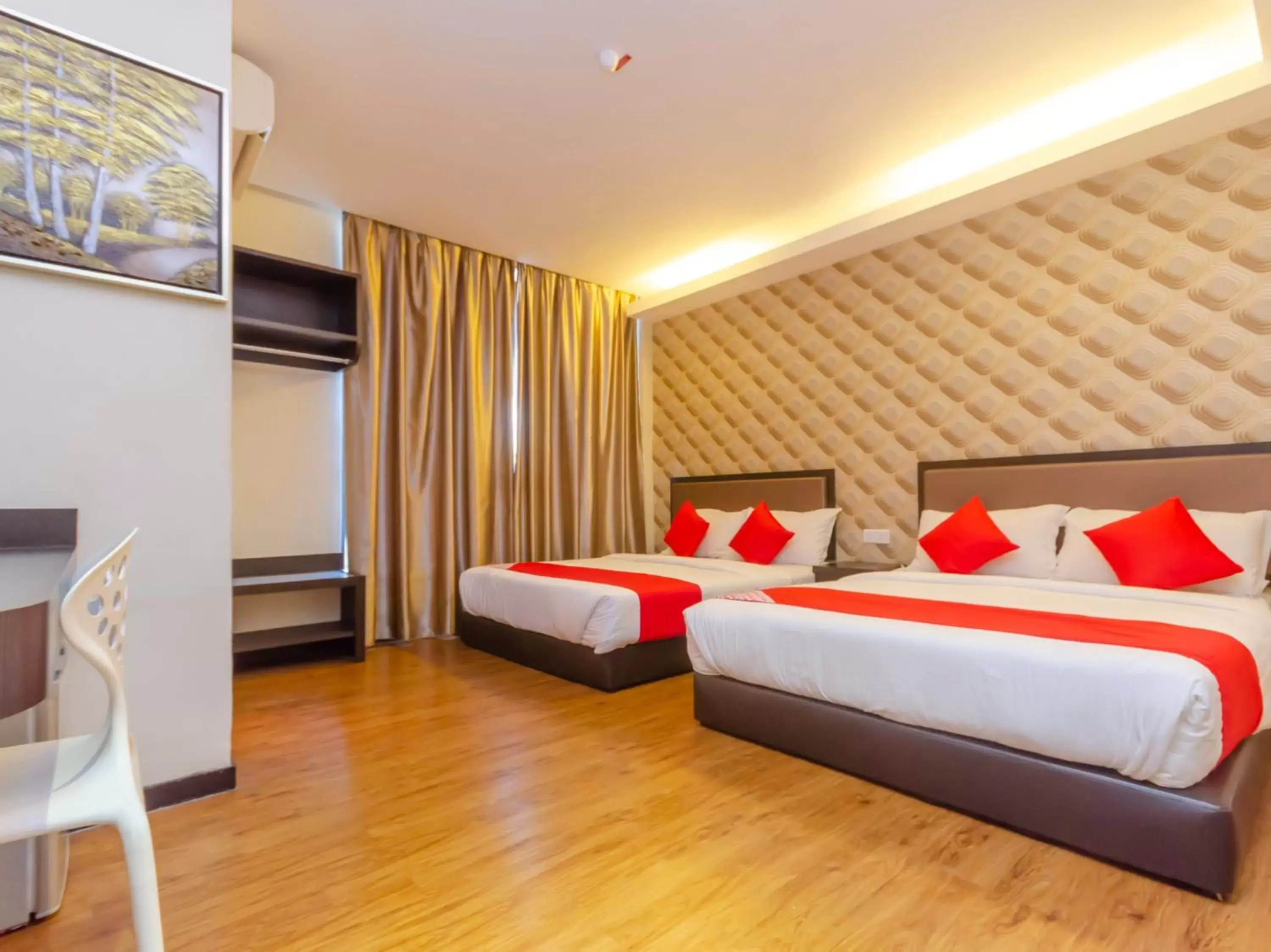 Bedroom, Bed in OYO 1214 Oro Hotel