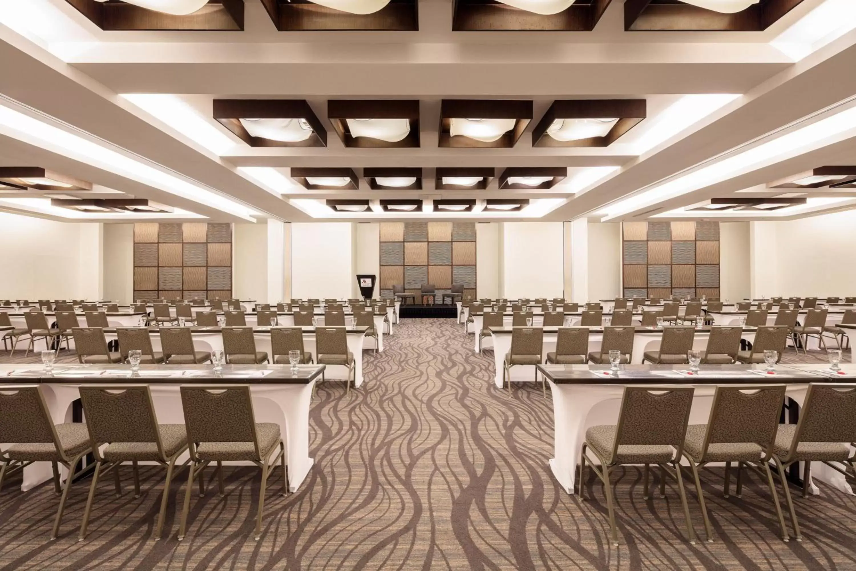 Meeting/conference room, Restaurant/Places to Eat in Marriott Panama Hotel