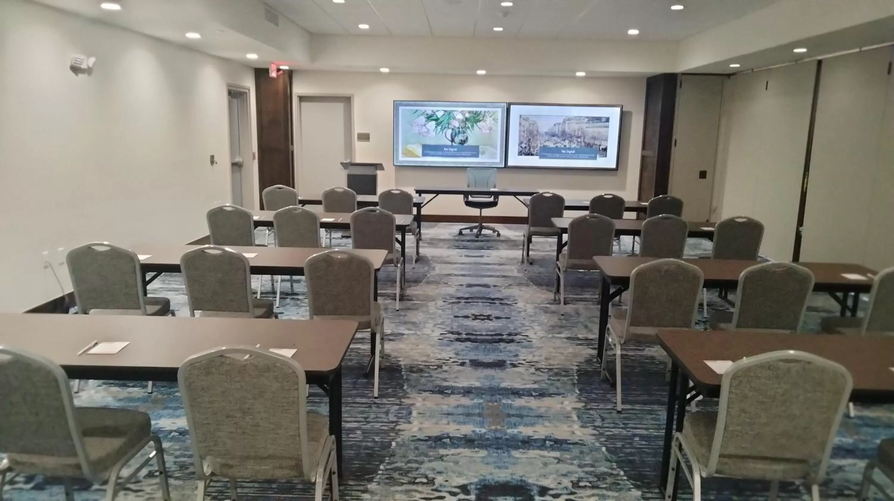 Meeting/conference room in Hawthorn Extended Stay by Wyndham Kingwood Houston