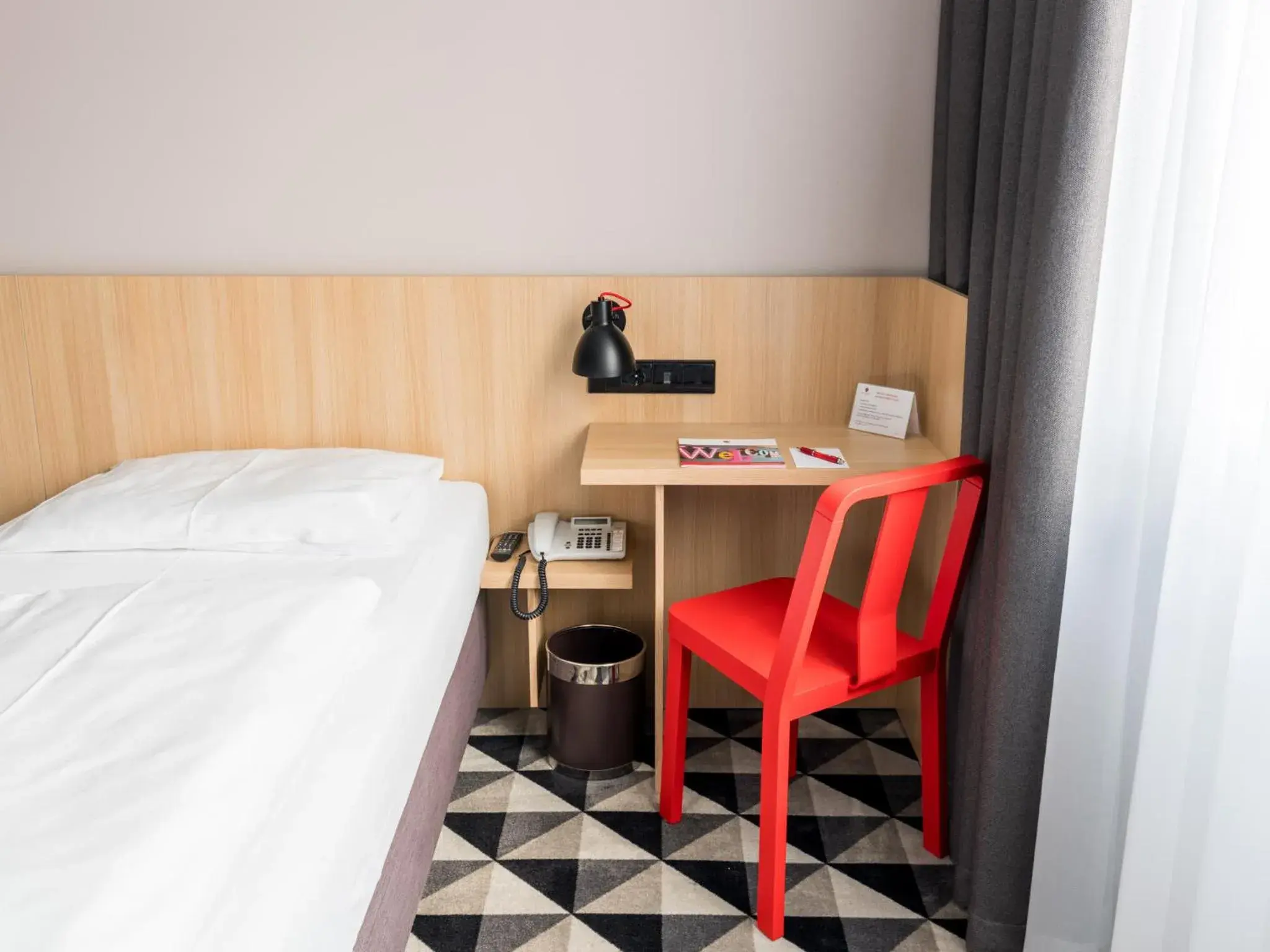 Bedroom, Bed in acom-Hotel Vienna
