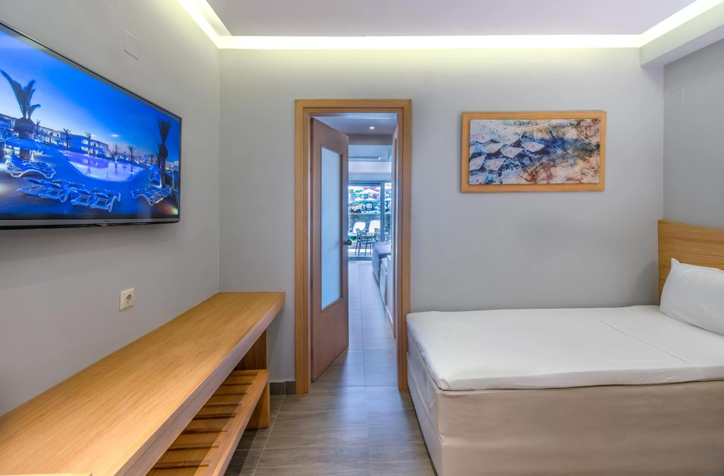 TV and multimedia, Bed in Lyttos Beach