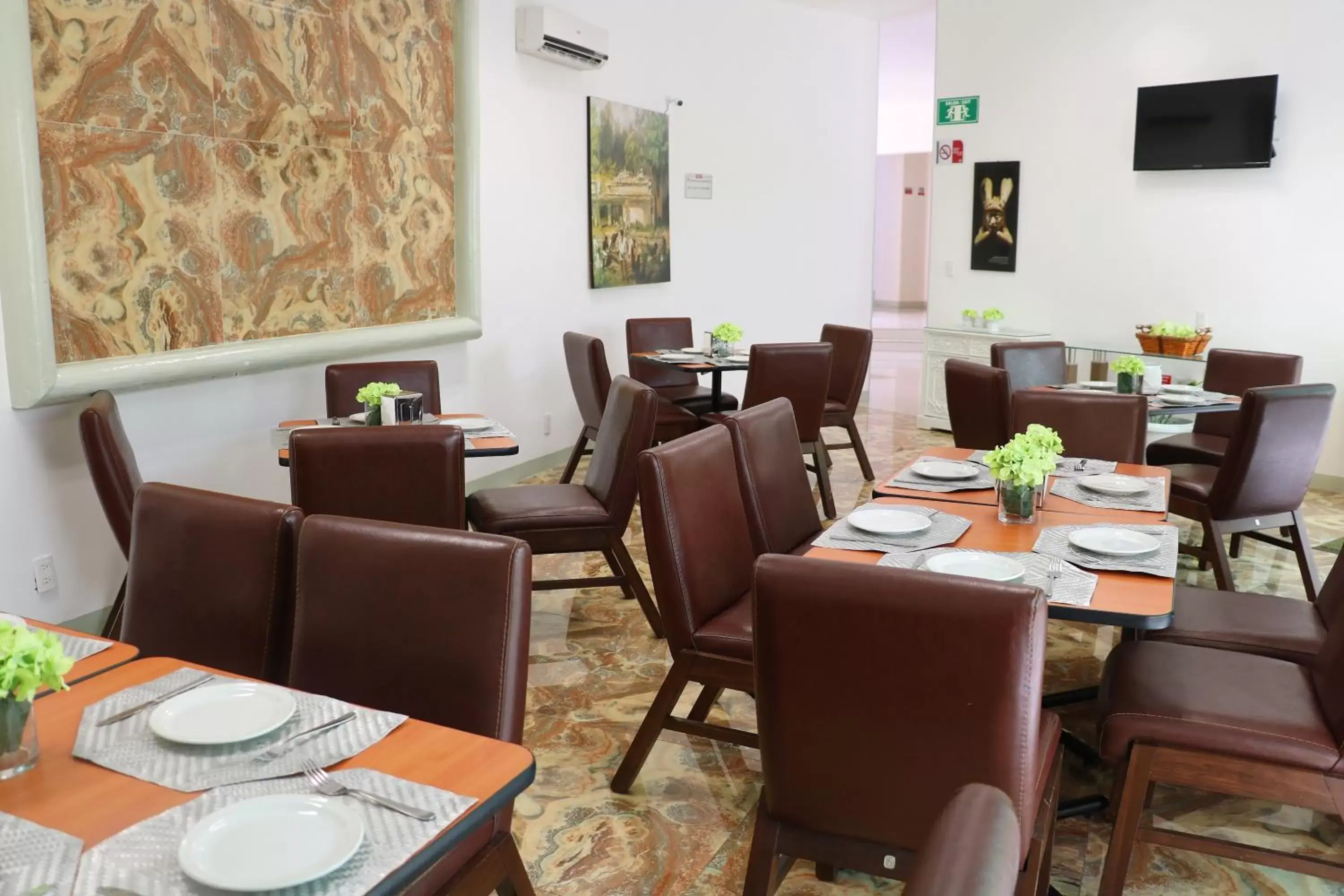 Restaurant/Places to Eat in Hotel Zar Merida