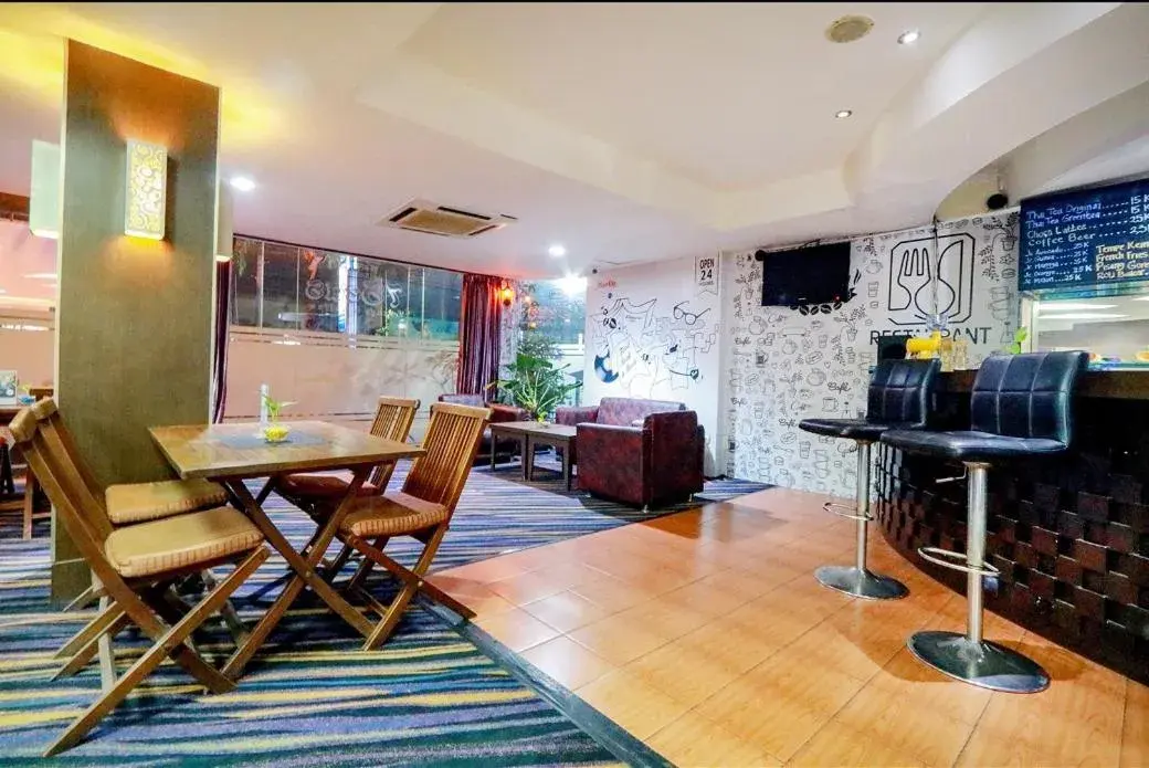 Dining Area in Hotel Marlin Pekalongan