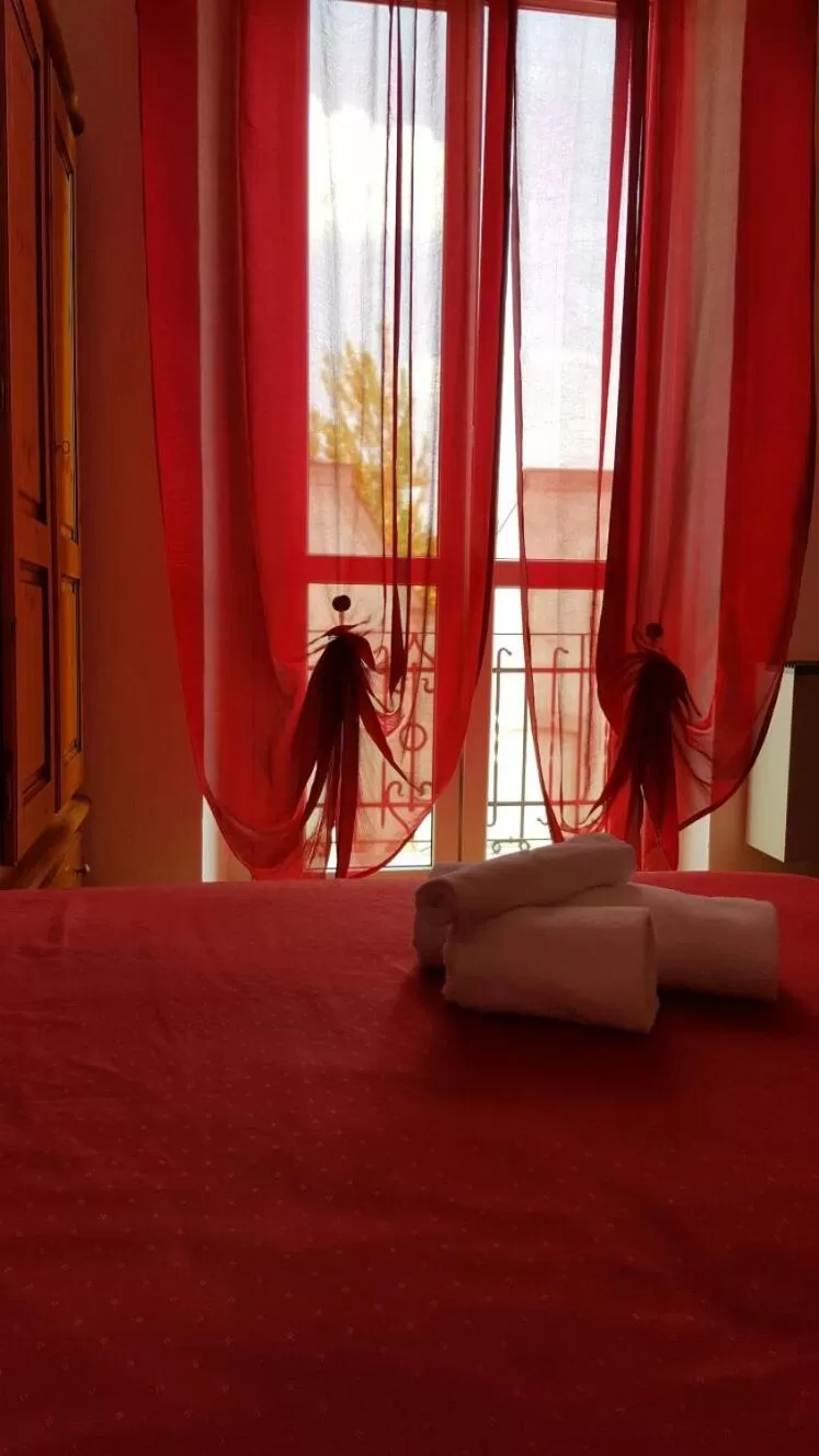 Property building, Bed in Hotel Calaluna