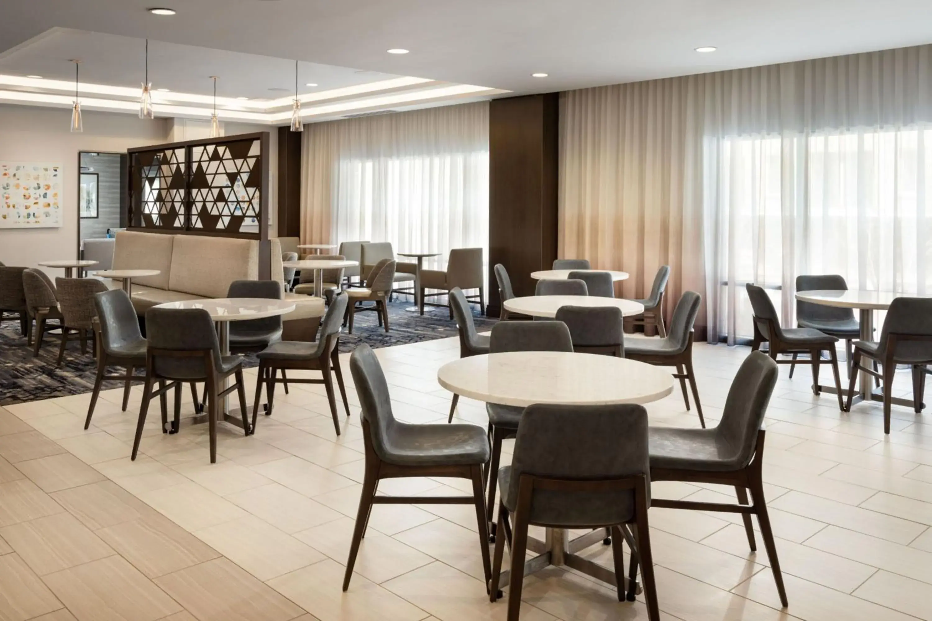 Breakfast, Restaurant/Places to Eat in Residence Inn by Marriott Oakland Downtown