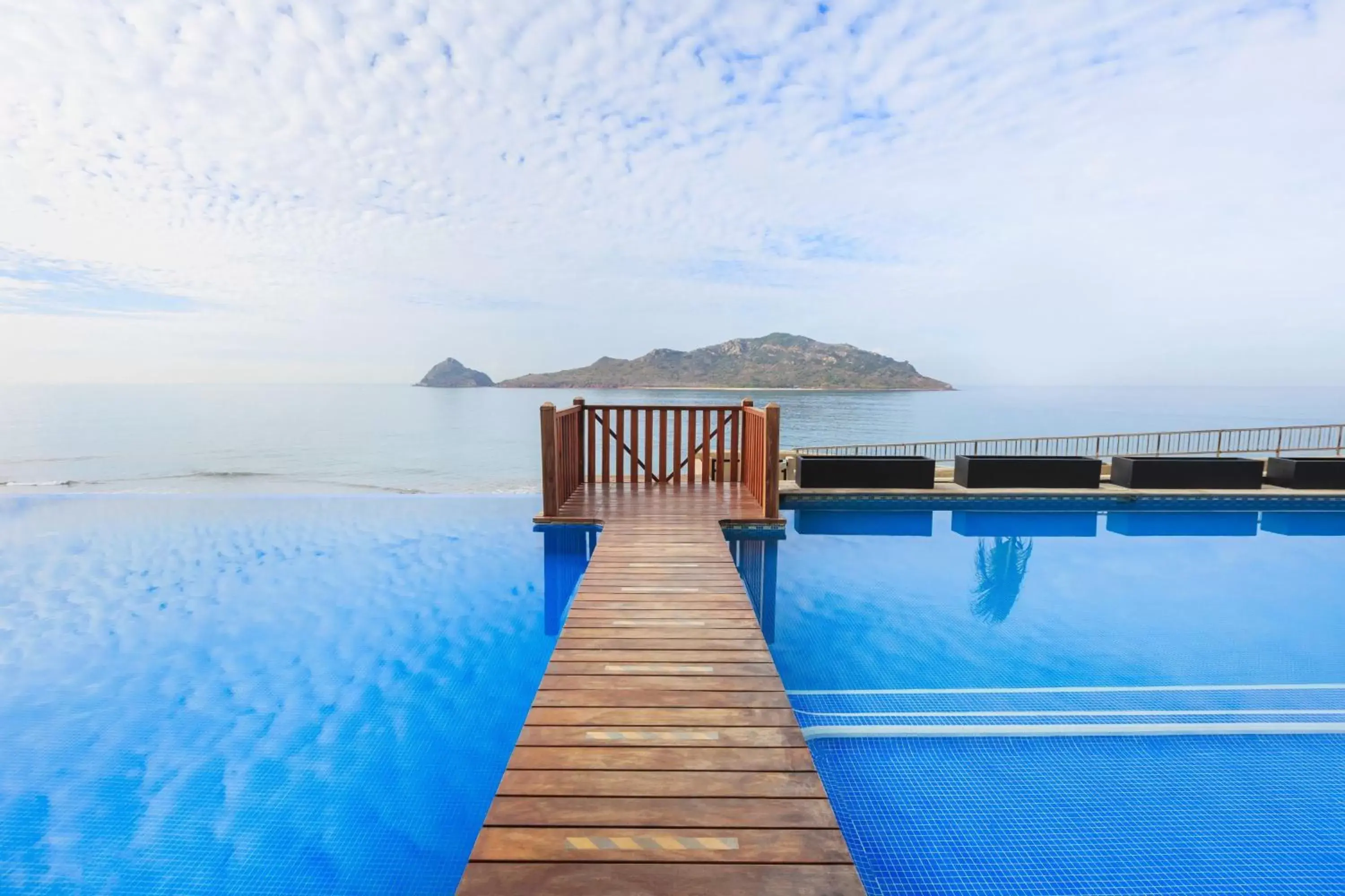 Swimming Pool in Courtyard by Marriott Mazatlan Beach Resort