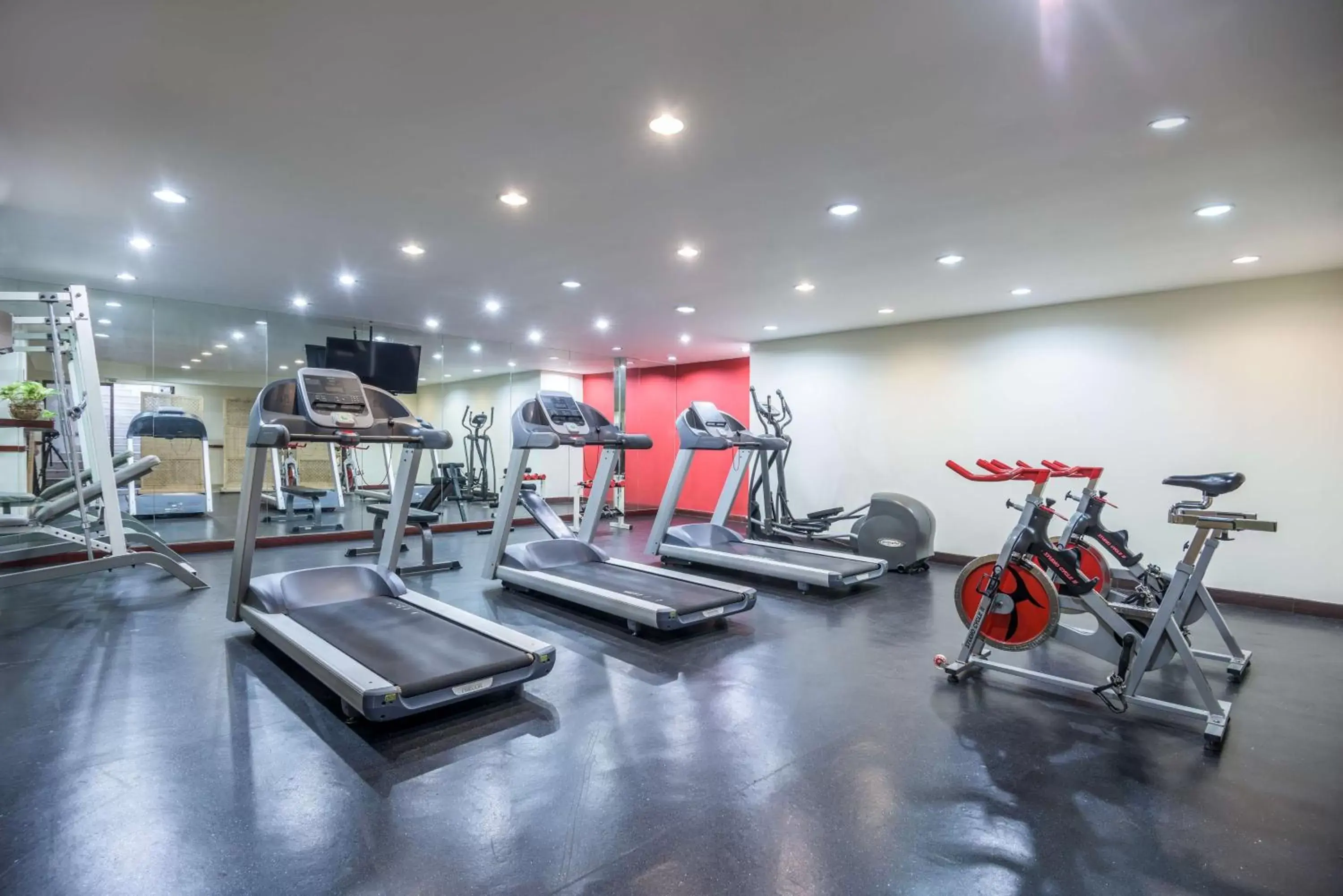 Spa and wellness centre/facilities, Fitness Center/Facilities in NH Cali Royal