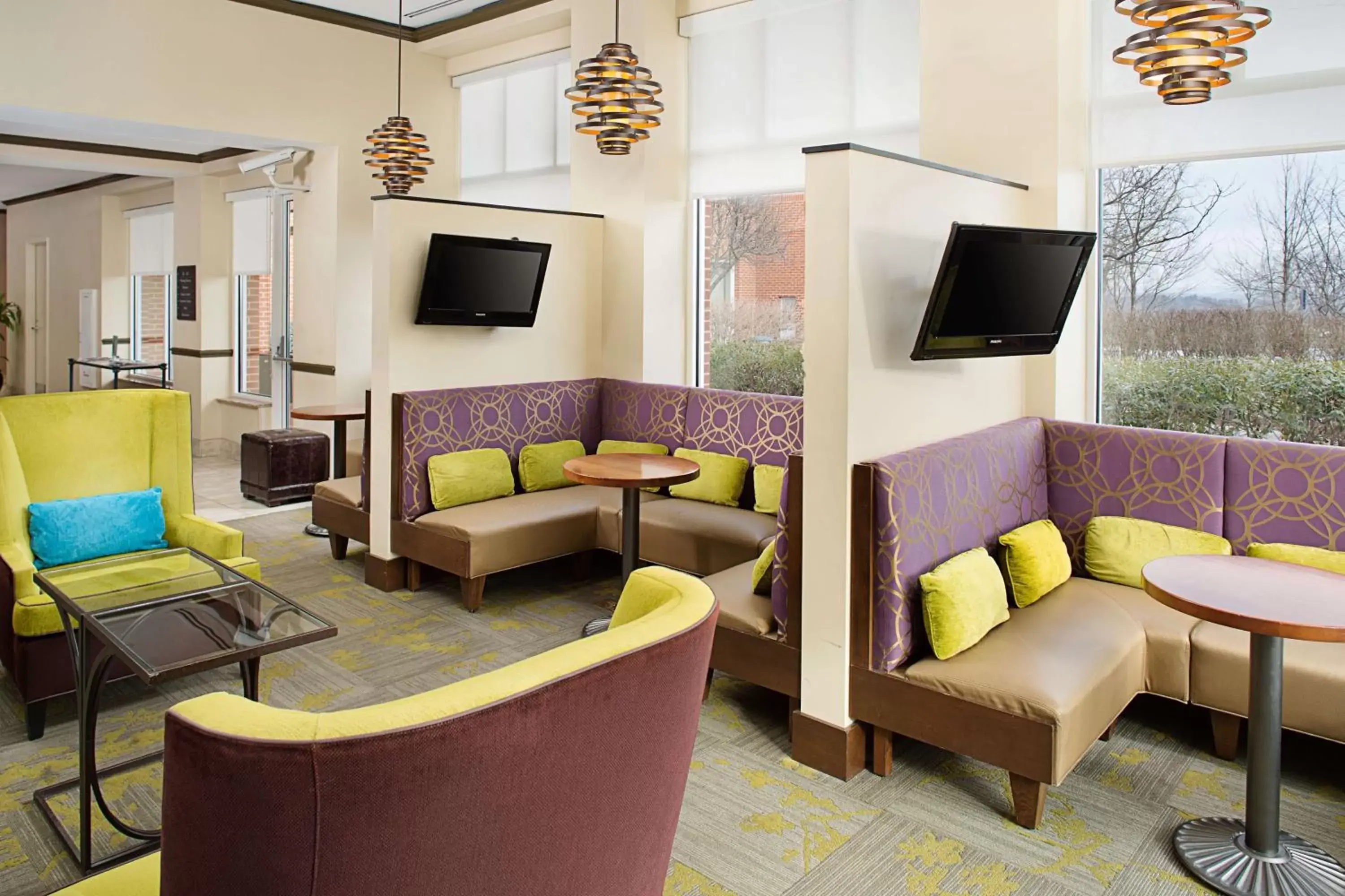 Lobby or reception, Seating Area in Hilton Garden Inn Hartford North-Bradley International Airport