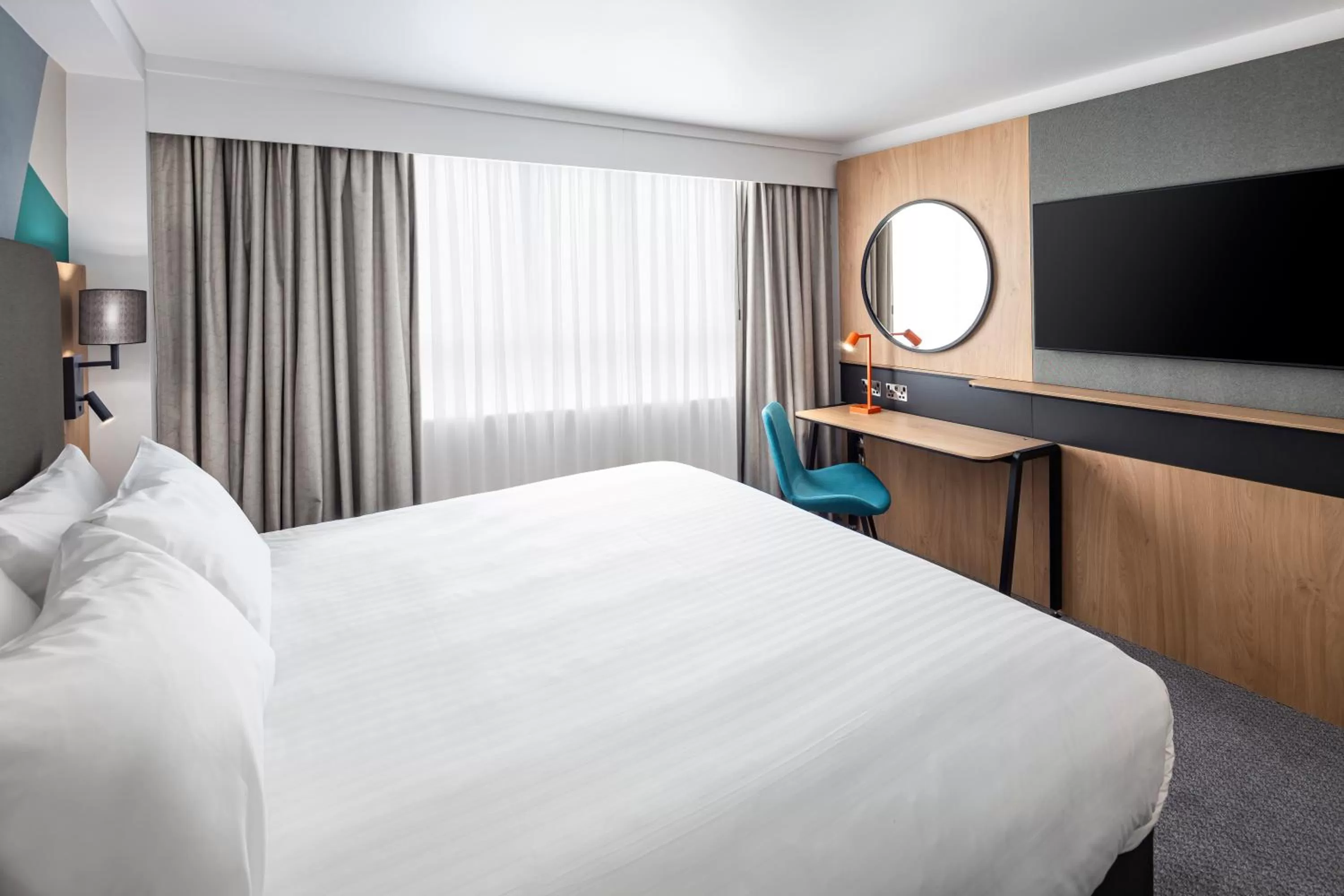 Bed in Holiday Inn Southampton Eastleigh by IHG